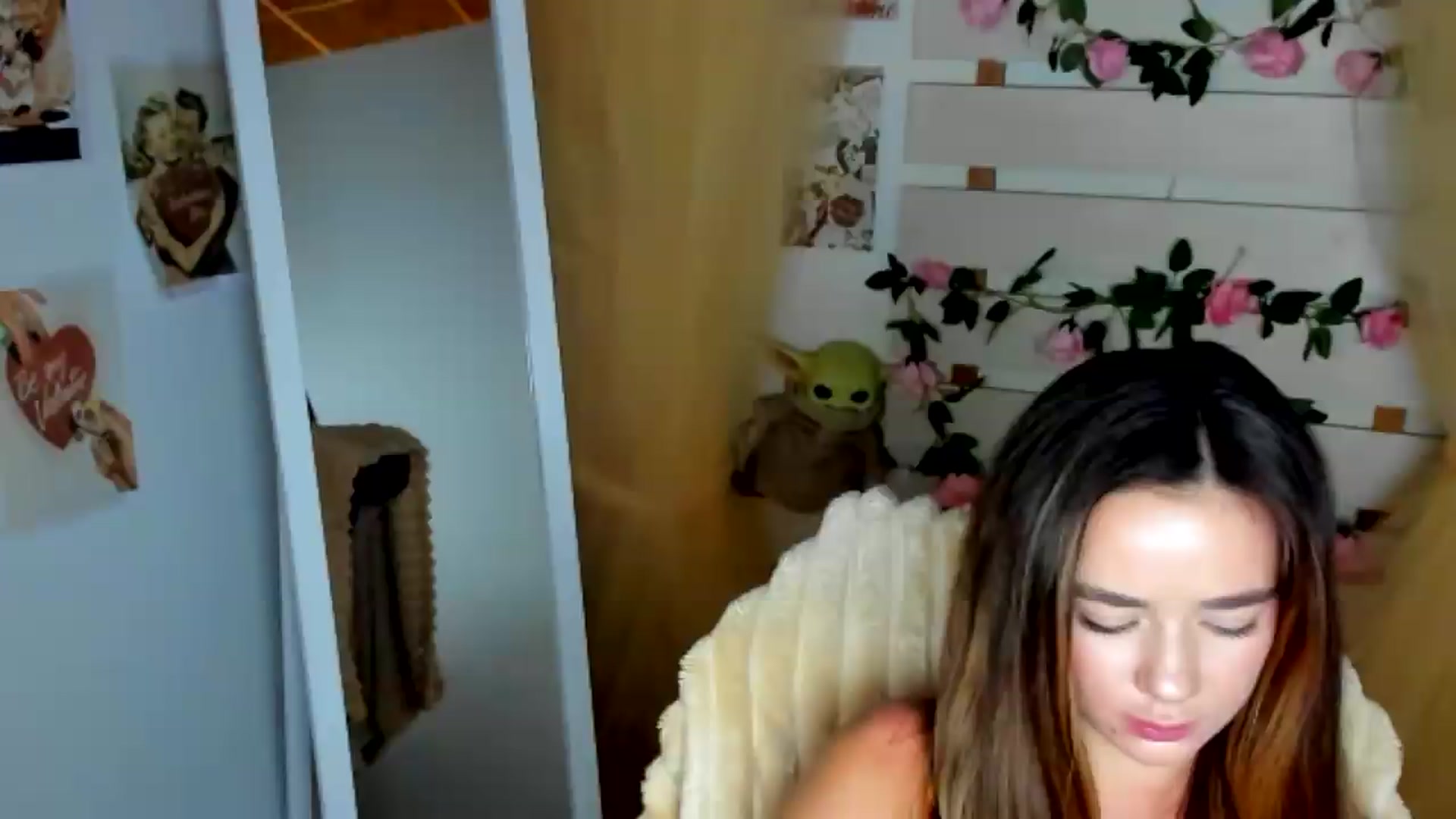 Gallery image thumbnail from KiraLove's myfreecams stream on, 06/30/2026, 14:31 image 8 of 20