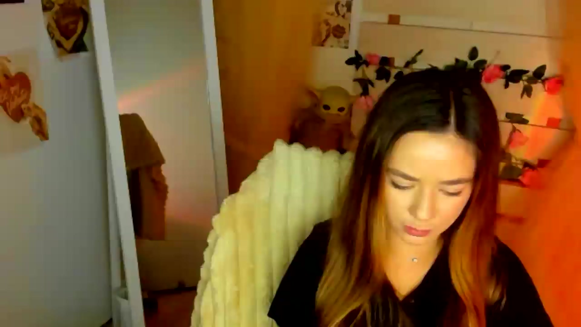 Gallery image thumbnail from KiraLove's myfreecams stream on, 07/01/2026, 08:41 image 20 of 20