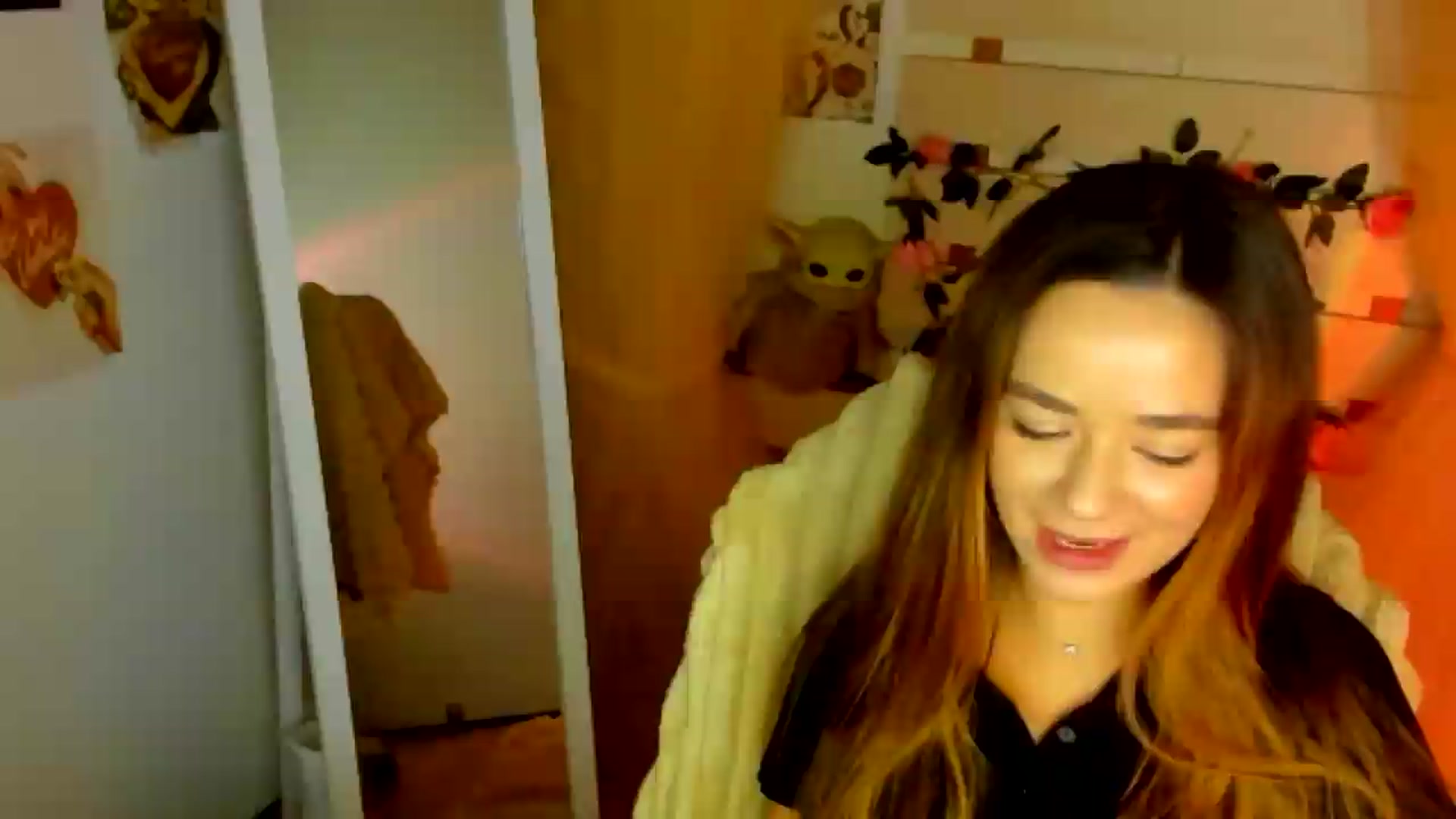Gallery image thumbnail from KiraLove's myfreecams stream on, 07/01/2026, 08:41 image 8 of 20