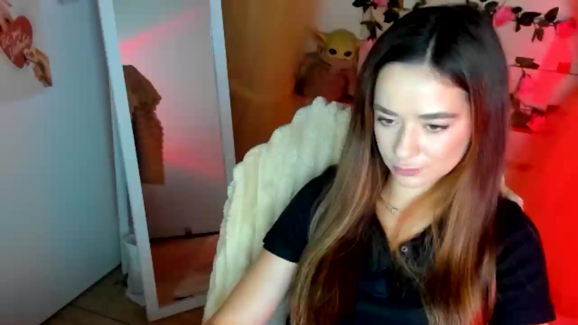 Gallery image thumbnail from KiraLove's myfreecams stream on, 07/01/2026, 10:01 image 17 of 20