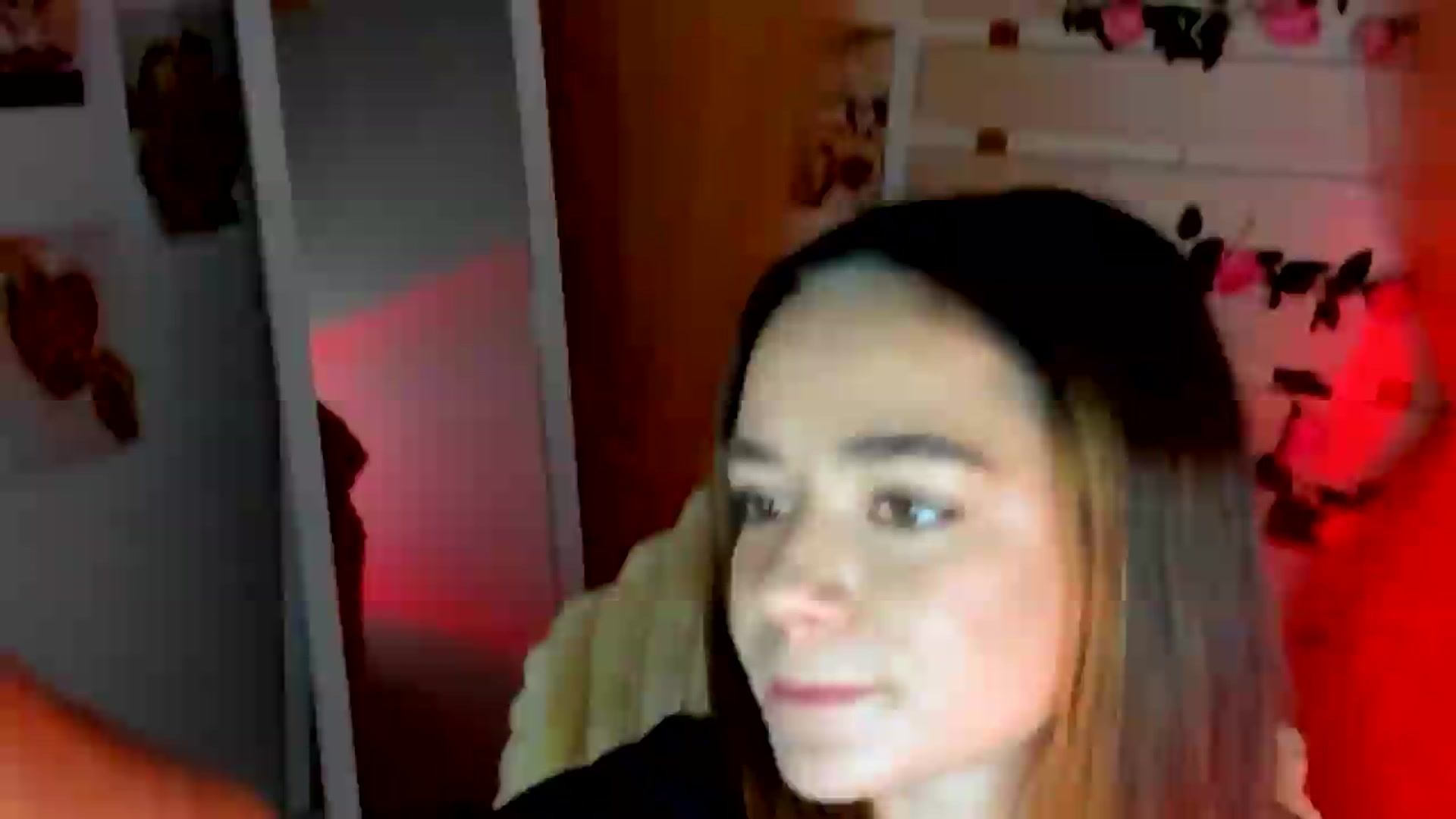 Gallery image thumbnail from KiraLove's myfreecams stream on, 07/01/2026, 10:01 image 8 of 20