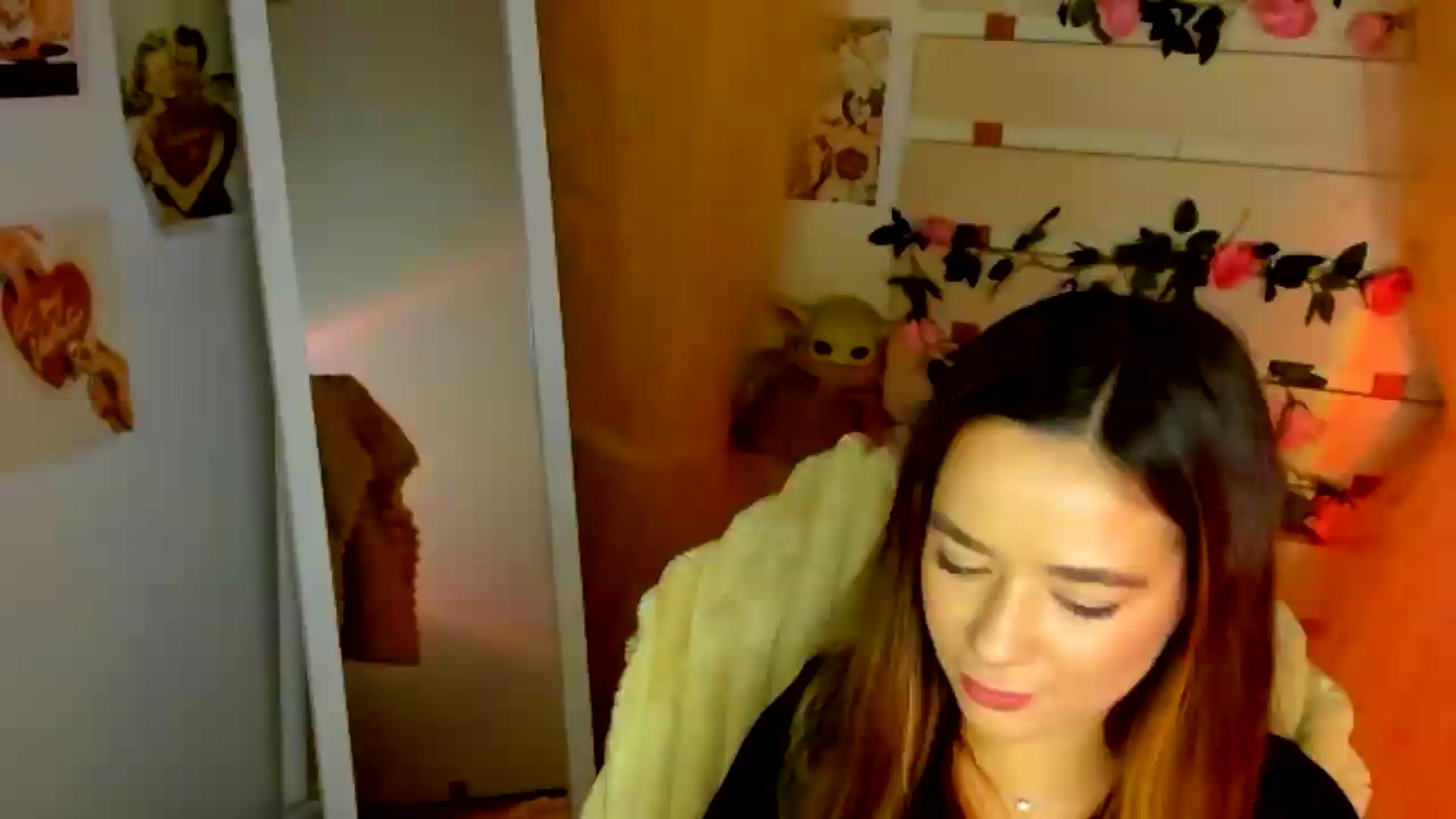 Gallery image thumbnail from KiraLove's myfreecams stream on, 07/01/2026, 10:01 image 7 of 20