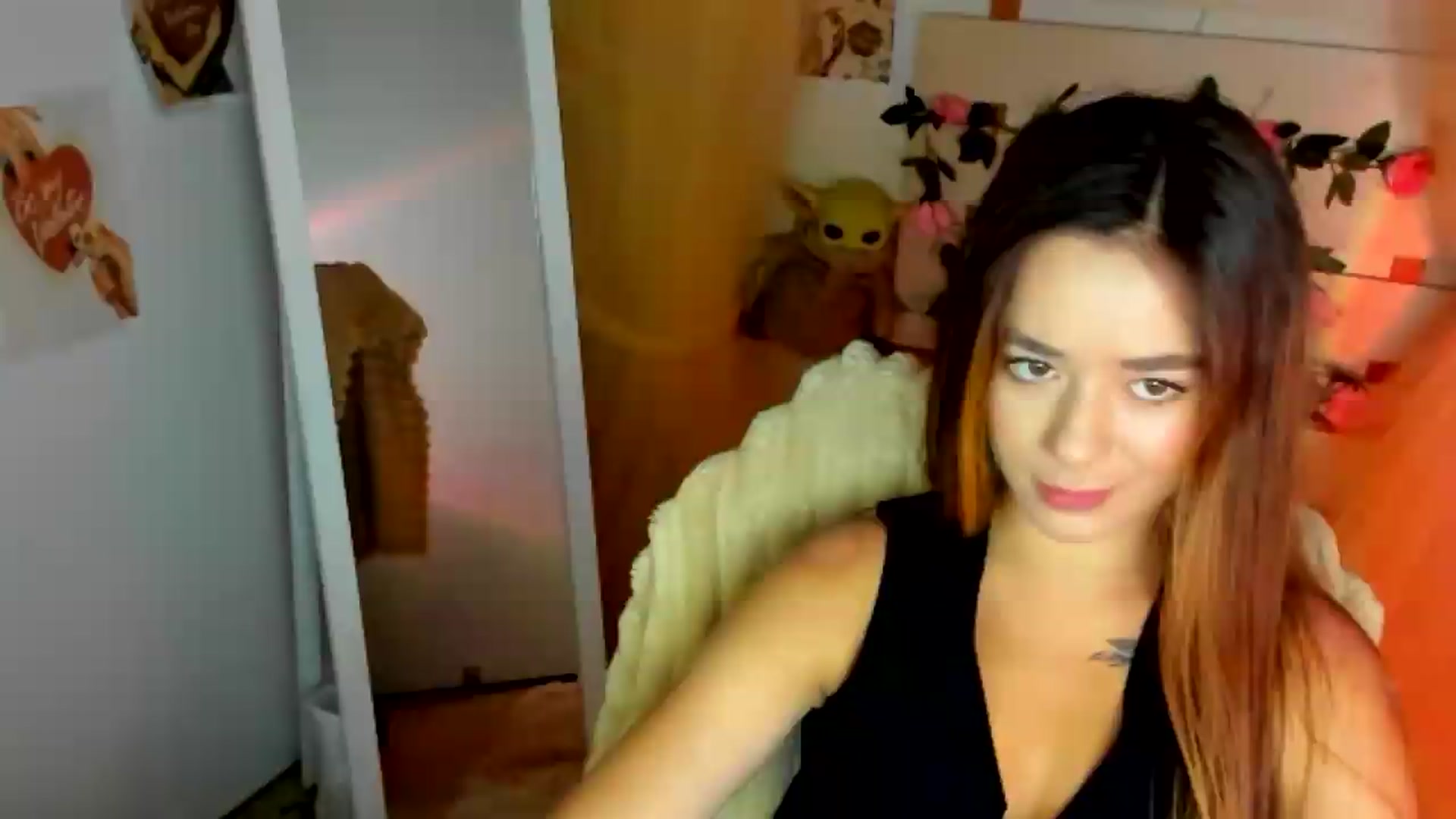 Gallery image thumbnail from KiraLove's myfreecams stream on, 07/02/2026, 06:44 image 3 of 20