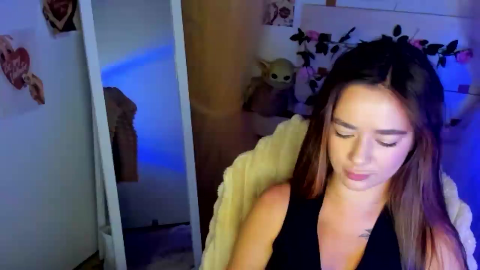 Gallery image thumbnail from KiraLove's myfreecams stream on, 07/02/2026, 06:44 image 20 of 20