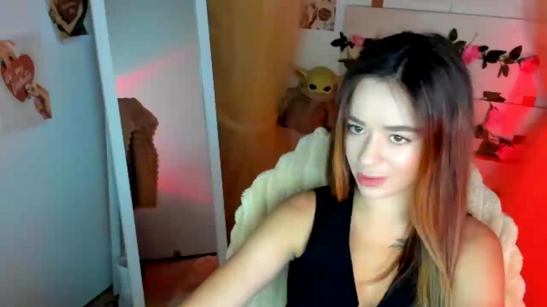 Gallery image thumbnail from KiraLove's myfreecams stream on, 07/02/2026, 06:44 image 5 of 20