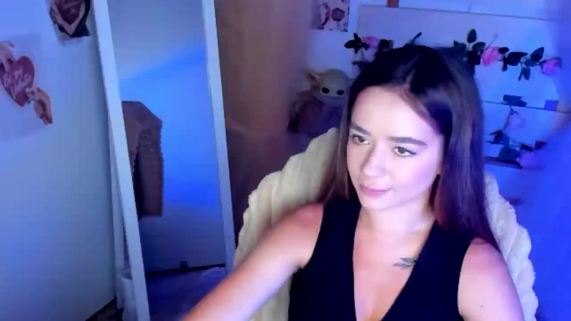 Gallery image thumbnail from KiraLove's myfreecams stream on, 07/02/2026, 07:23 image 1 of 20