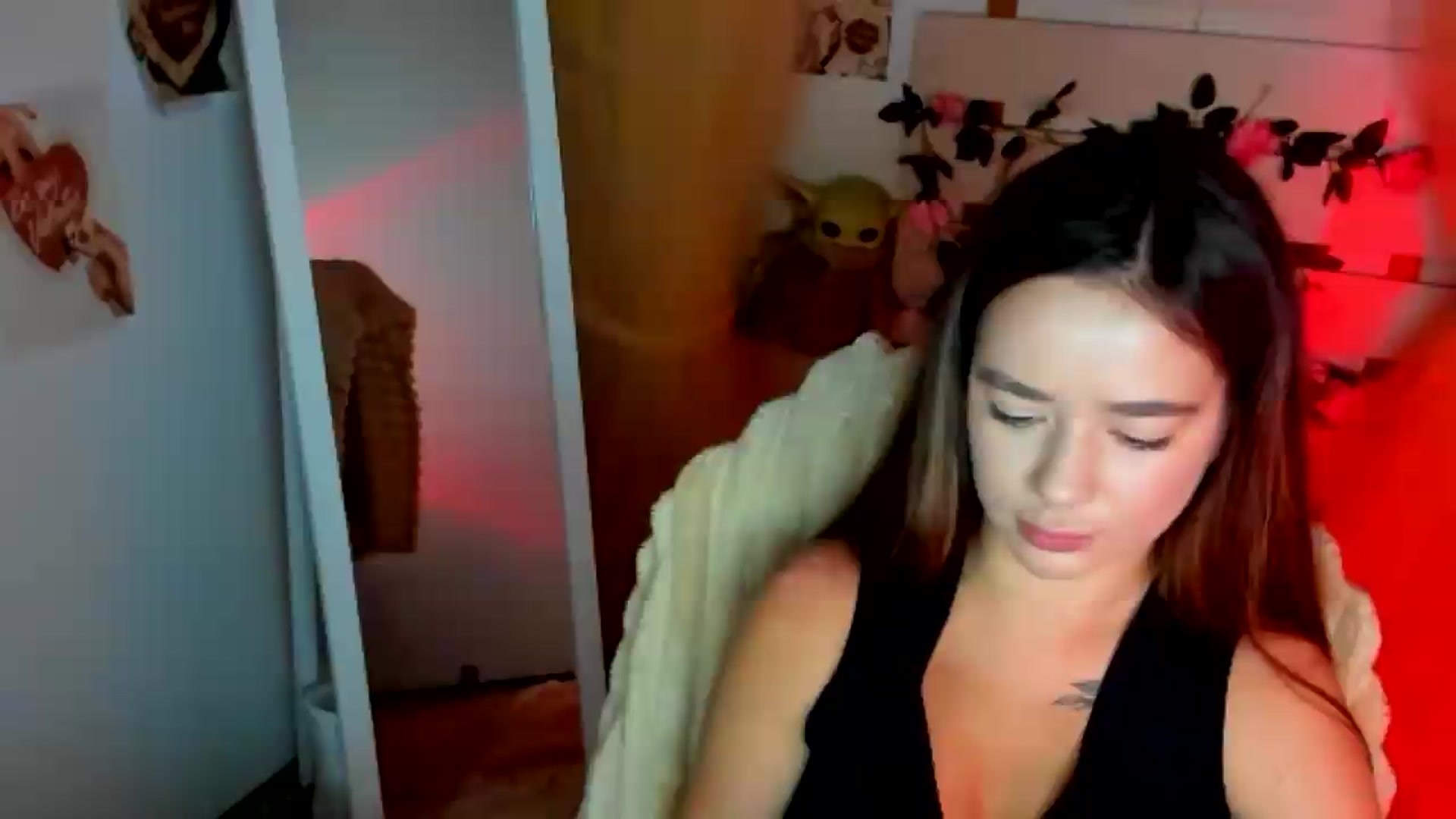 Gallery image thumbnail from KiraLove's myfreecams stream on, 07/02/2026, 07:23 image 16 of 20