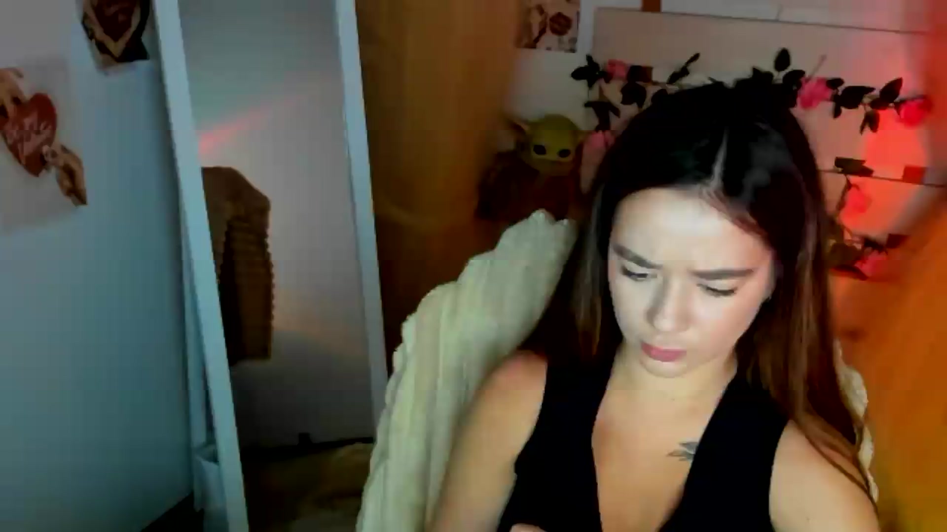 Gallery image thumbnail from KiraLove's myfreecams stream on, 07/02/2026, 07:23 image 9 of 20