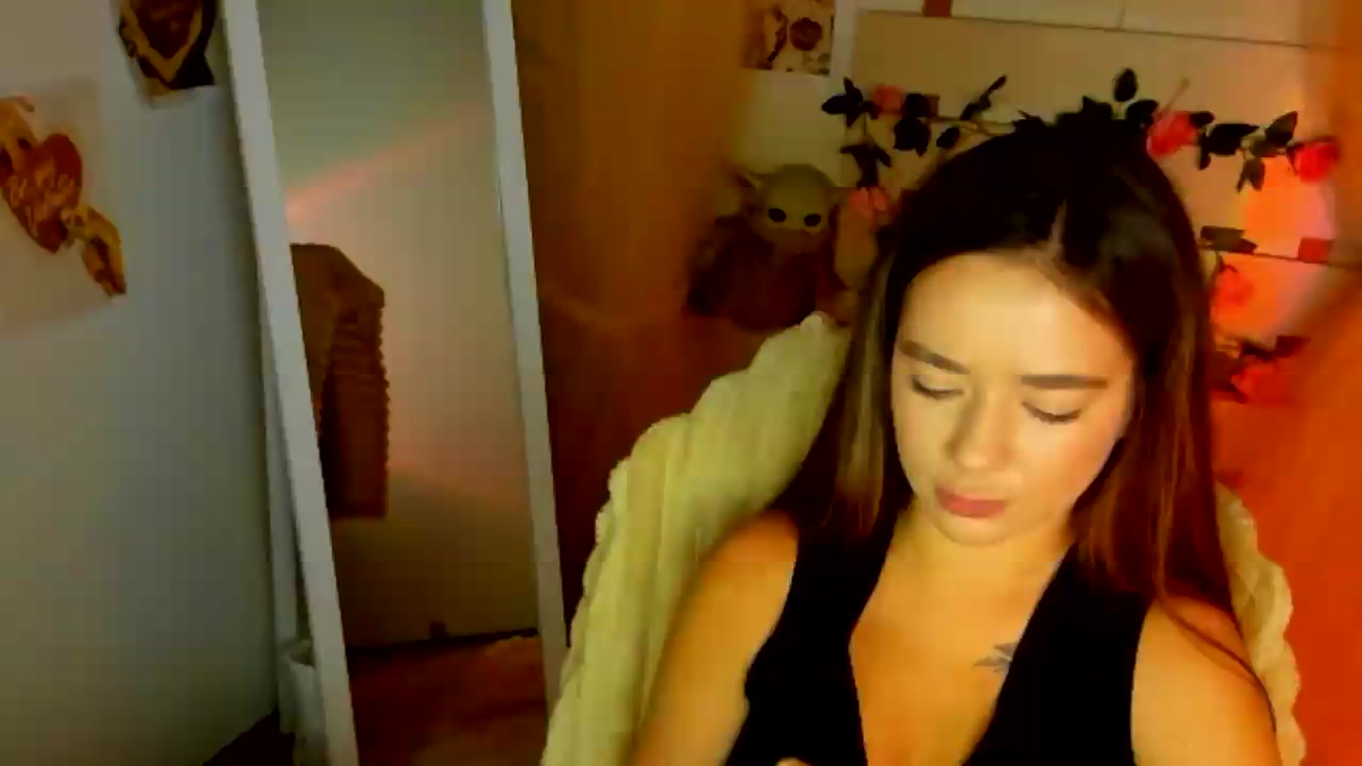 Gallery image thumbnail from KiraLove's myfreecams stream on, 07/02/2026, 07:23 image 18 of 20