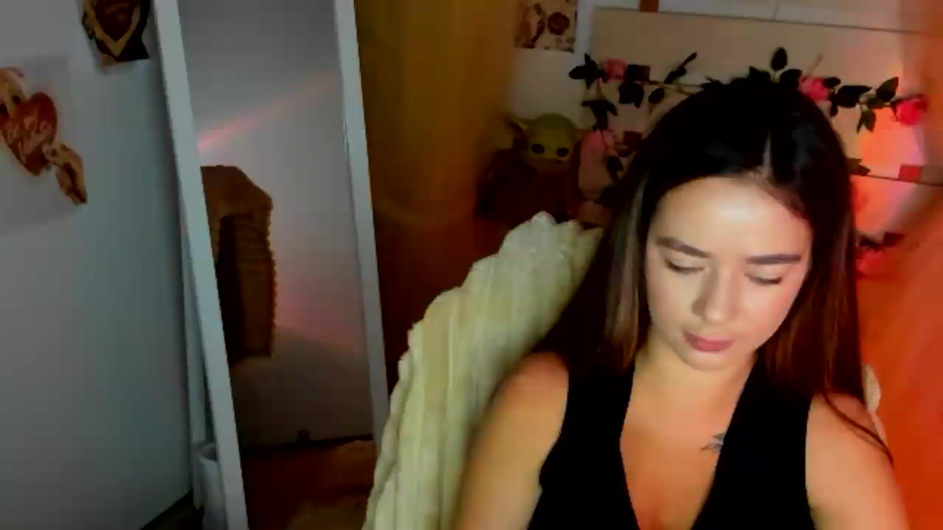 Gallery image thumbnail from KiraLove's myfreecams stream on, 07/02/2026, 07:23 image 17 of 20