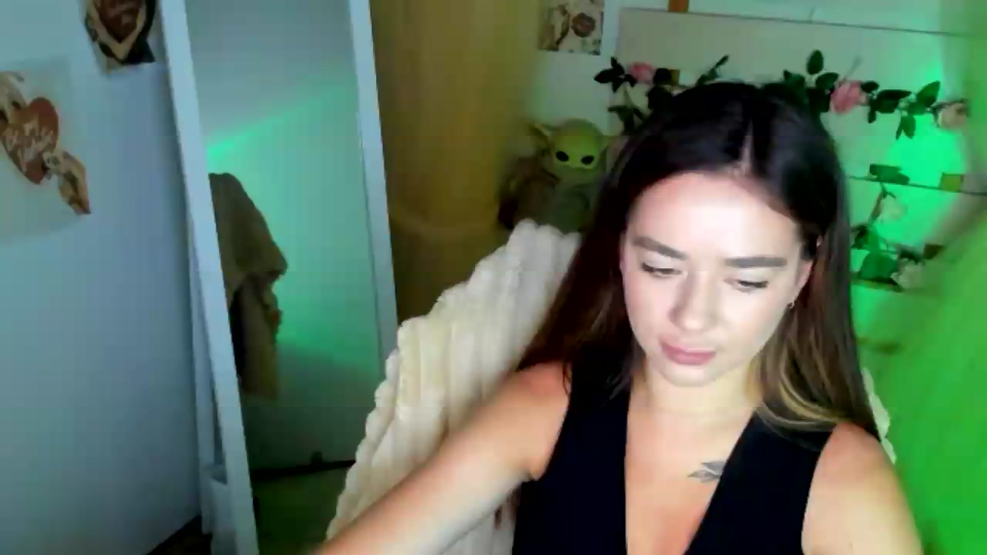 Gallery image thumbnail from KiraLove's myfreecams stream on, 07/02/2026, 08:23 image 1 of 20