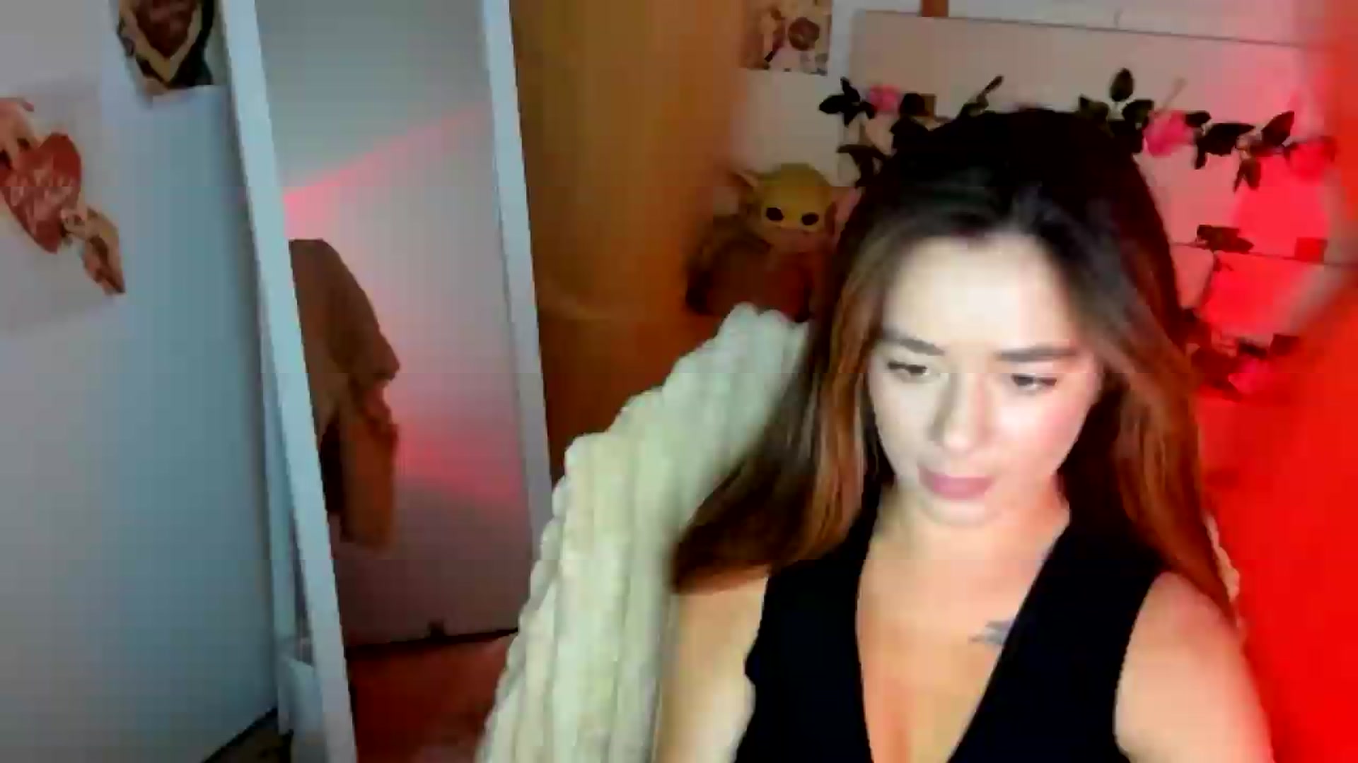 Gallery image thumbnail from KiraLove's myfreecams stream on, 07/02/2026, 08:23 image 7 of 20