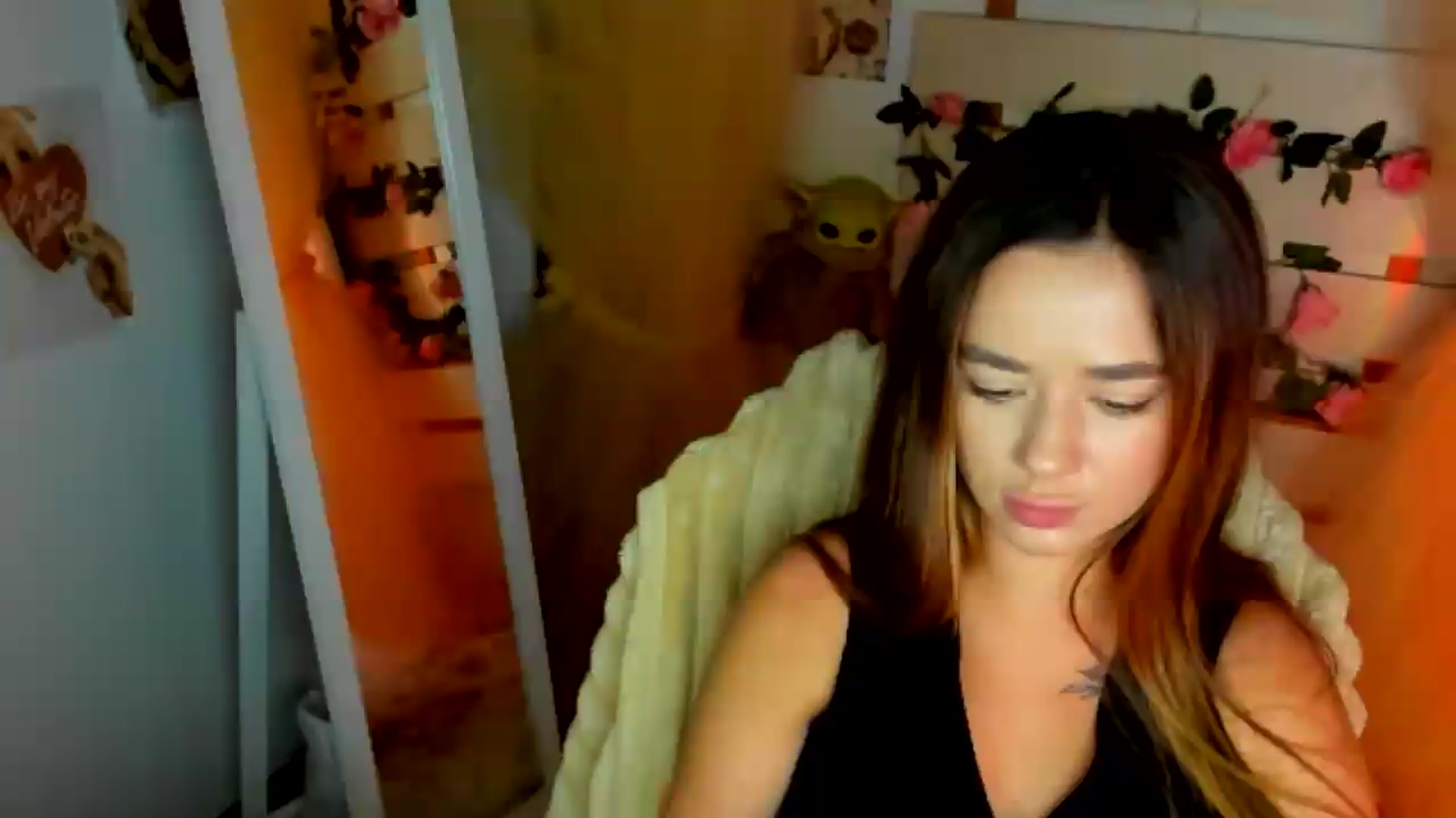 Gallery image thumbnail from KiraLove's myfreecams stream on, 07/02/2026, 12:13 image 1 of 20