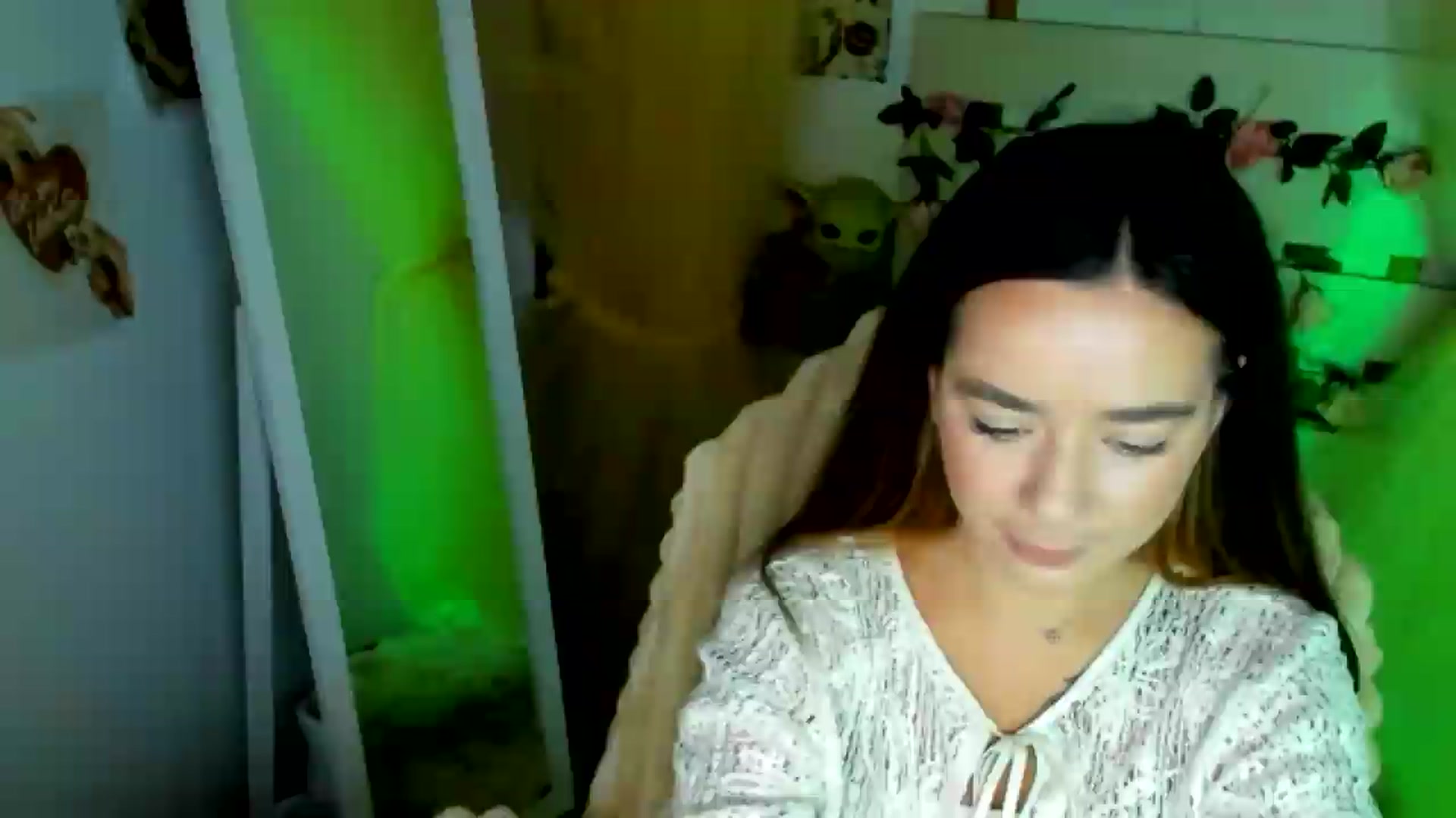 Gallery image thumbnail from KiraLove's myfreecams stream on, 07/03/2026, 12:40 image 9 of 20