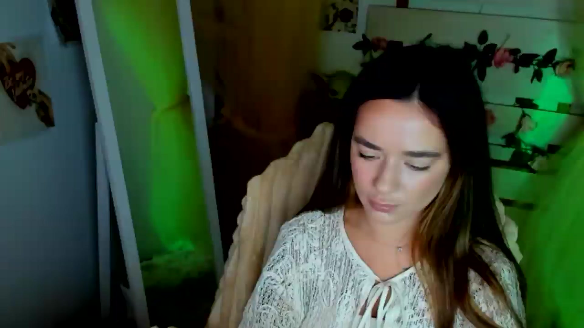 Gallery image thumbnail from KiraLove's myfreecams stream on, 07/03/2026, 12:40 image 5 of 20
