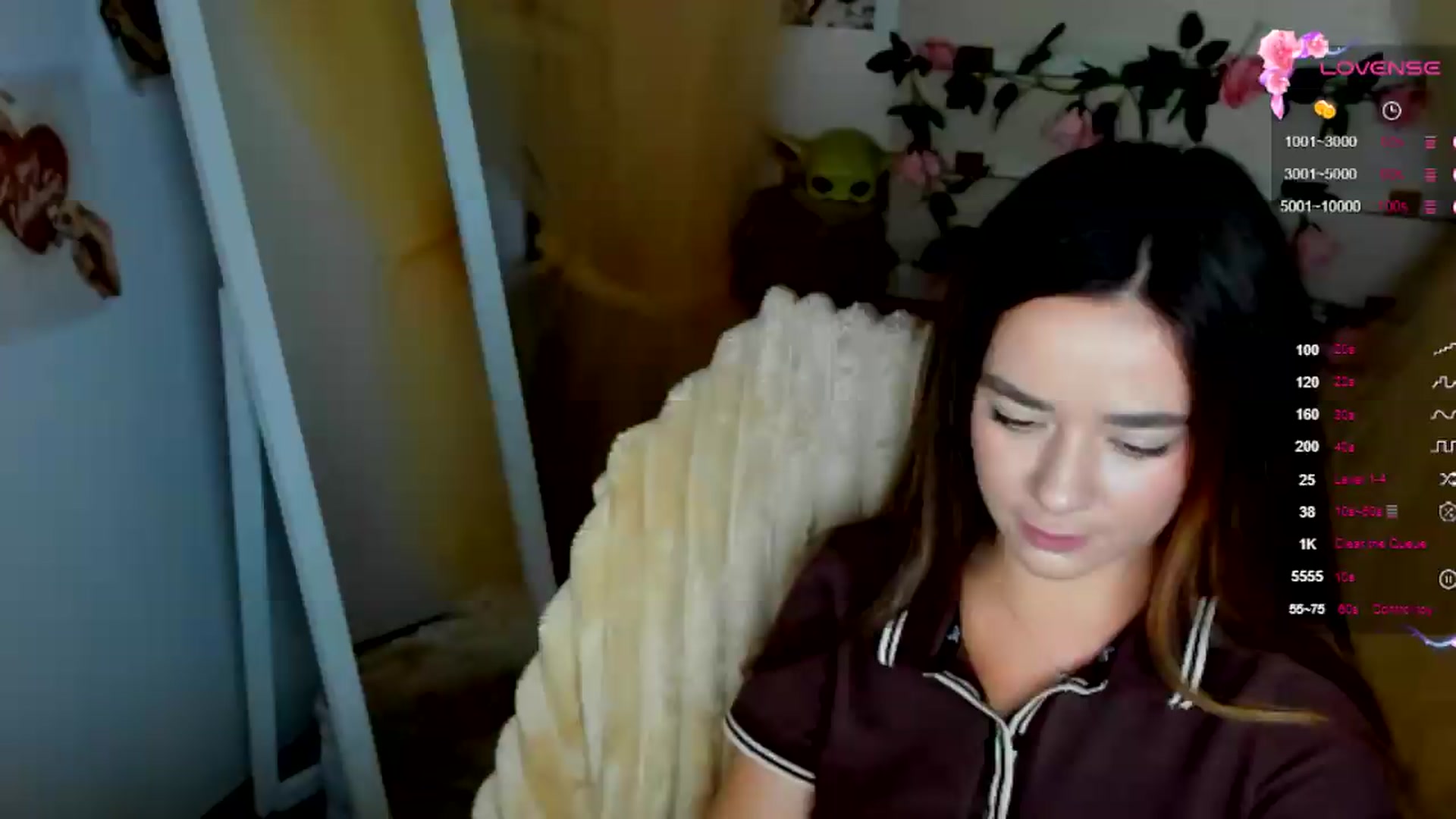 Gallery image thumbnail from KiraLove's myfreecams stream on, 07/04/2026, 10:22 image 19 of 20