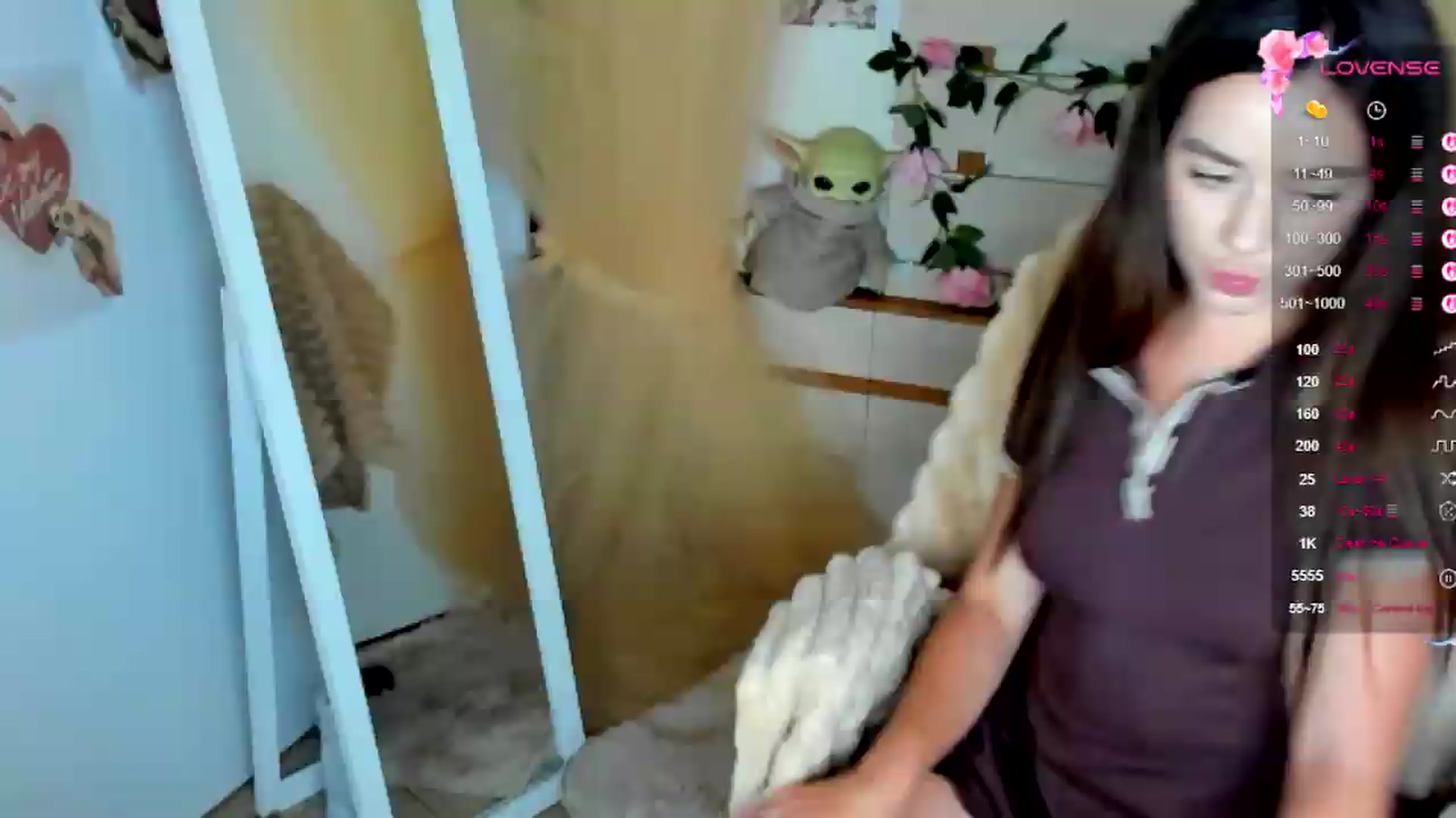 Gallery image thumbnail from KiraLove's myfreecams stream on, 07/04/2026, 10:22 image 9 of 20
