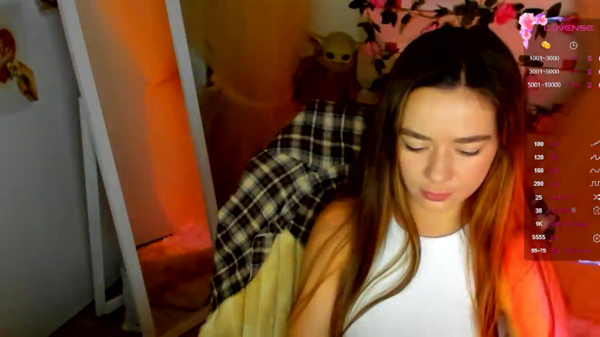 Gallery image thumbnail from KiraLove's myfreecams stream on, 07/05/2026, 07:36 image 16 of 20
