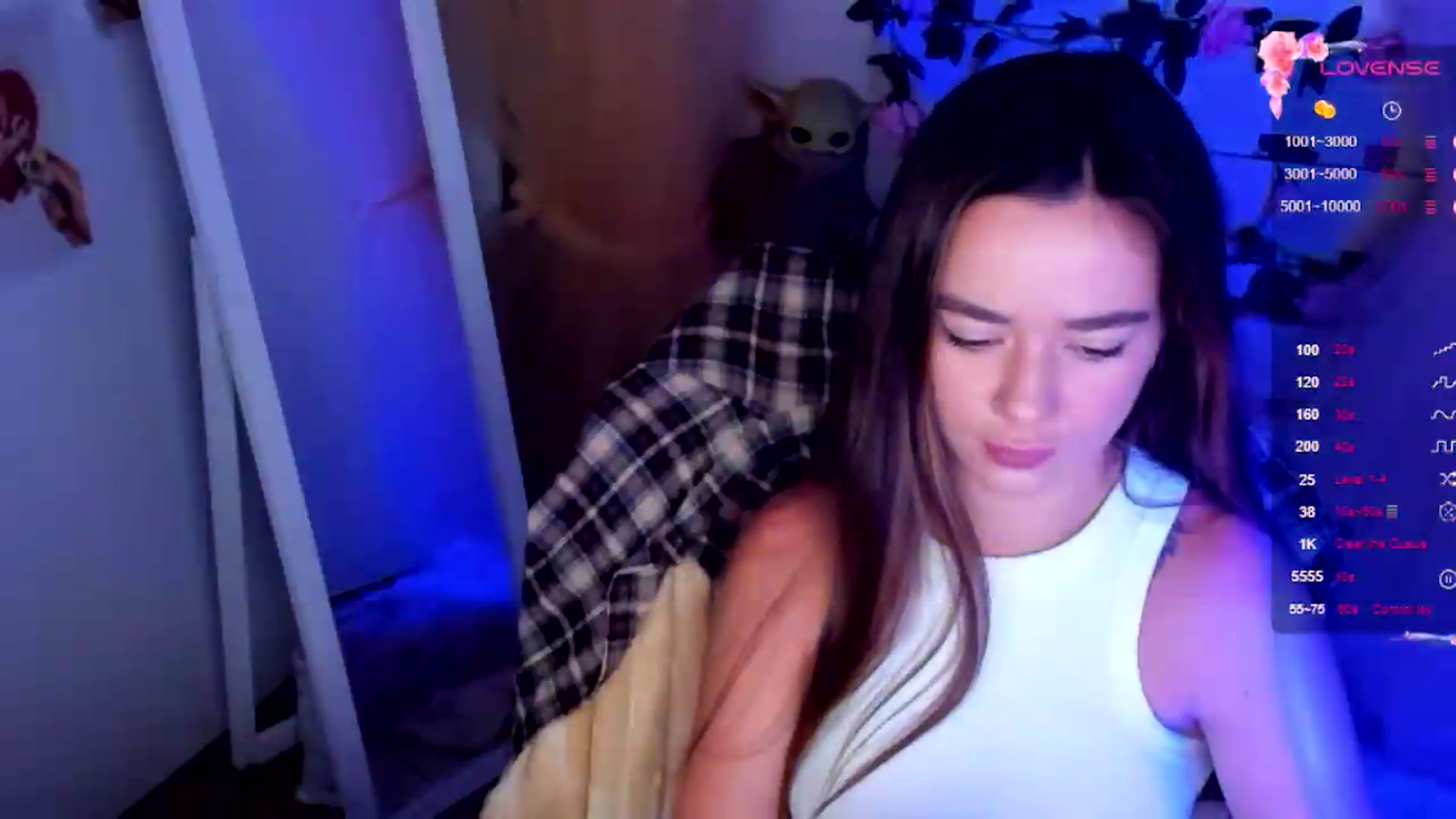 Gallery image thumbnail from KiraLove's myfreecams stream on, 07/05/2026, 07:36 image 18 of 20