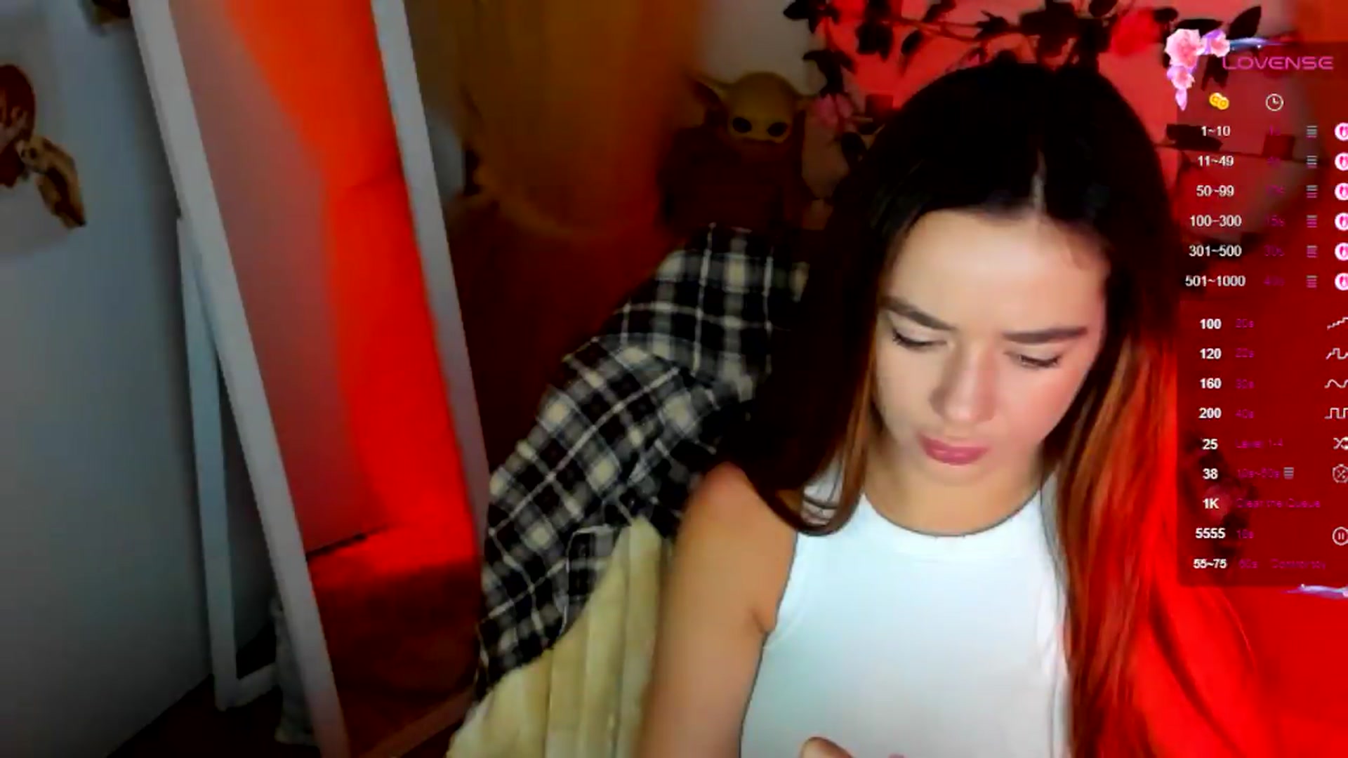 Gallery image thumbnail from KiraLove's myfreecams stream on, 07/05/2026, 07:36 image 14 of 20