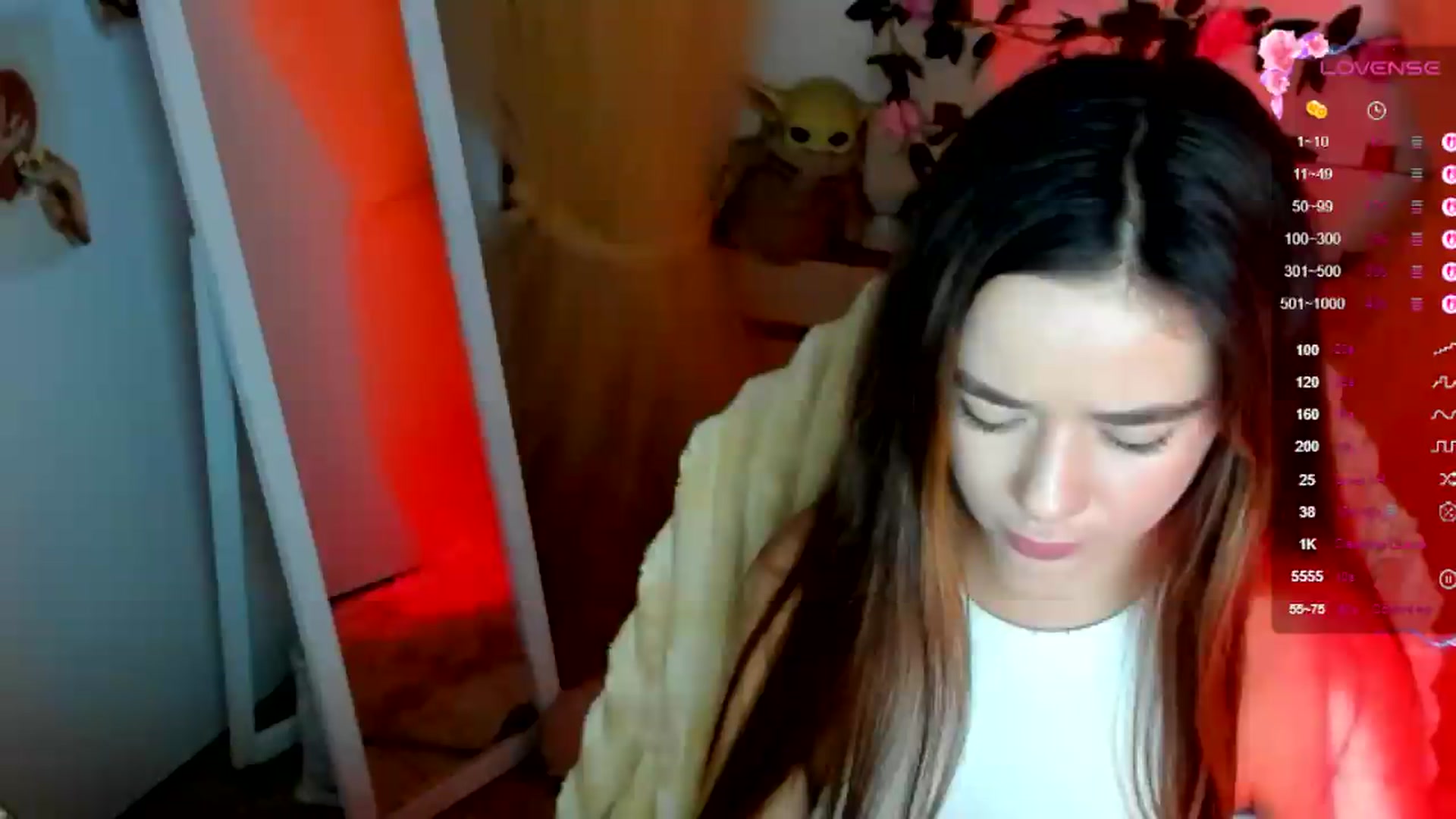Gallery image thumbnail from KiraLove's myfreecams stream on, 07/05/2026, 09:16 image 15 of 20