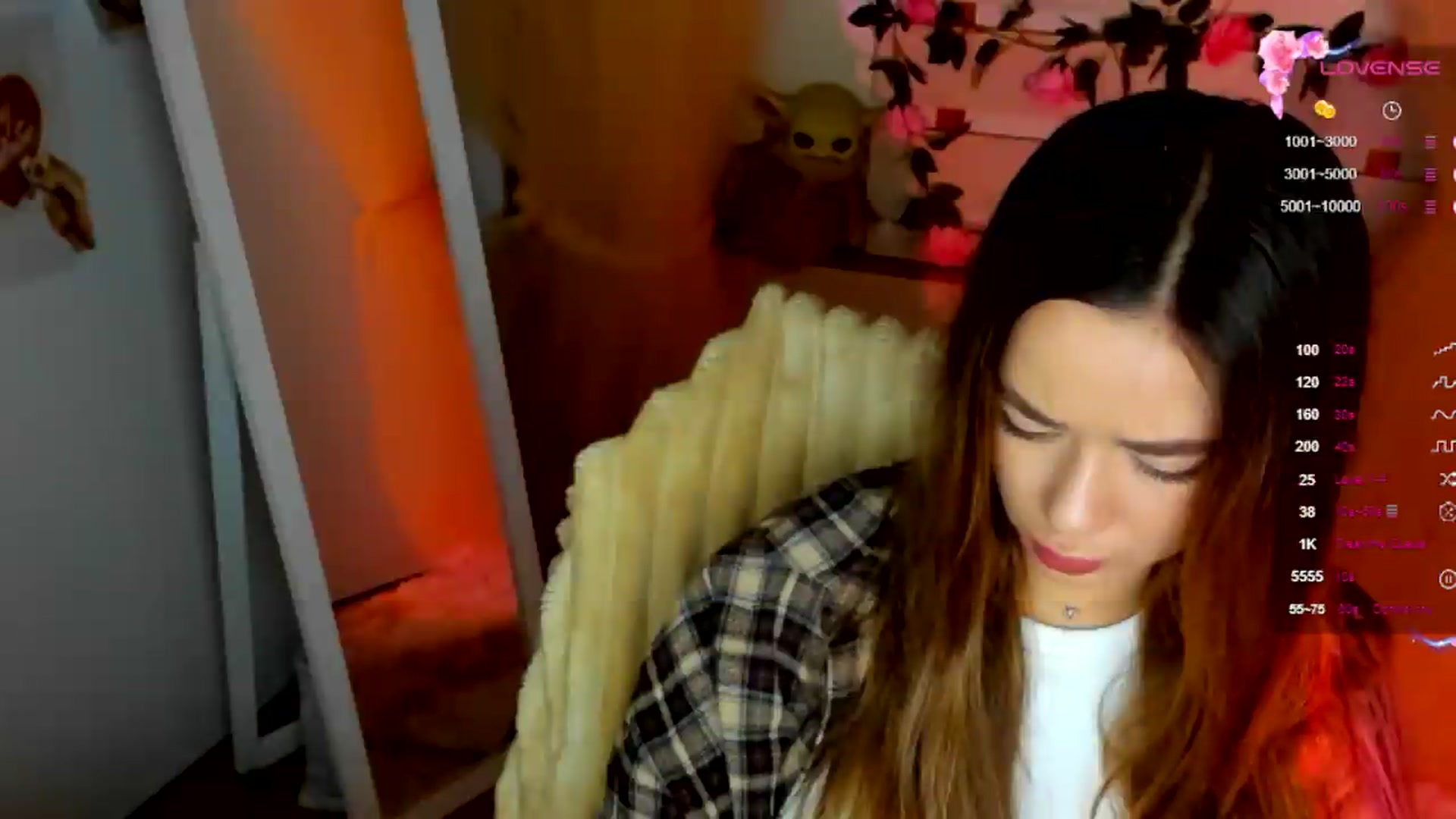 Gallery image thumbnail from KiraLove's myfreecams stream on, 07/06/2026, 06:06 image 17 of 20