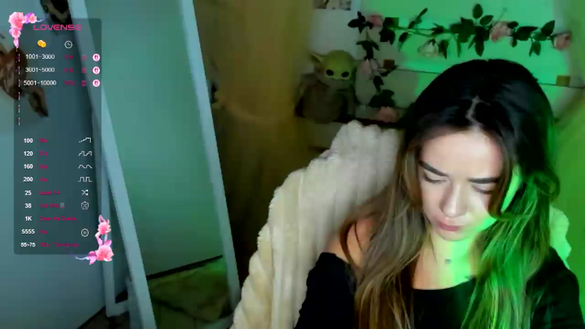 Gallery image thumbnail from KiraLove's myfreecams stream on, 07/07/2026, 11:43 image 10 of 20