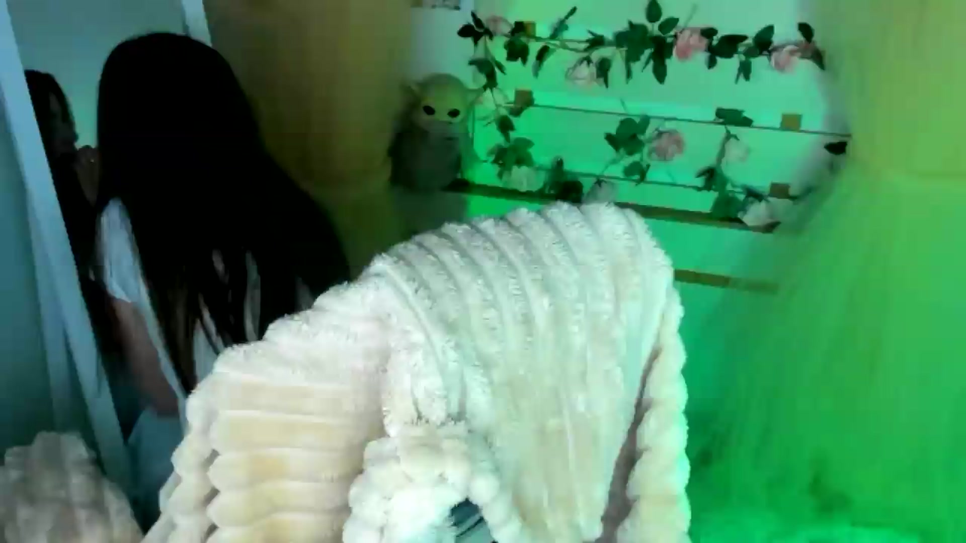 Gallery image thumbnail from KiraLove's myfreecams stream on, 07/20/2026, 07:17 image 1 of 20