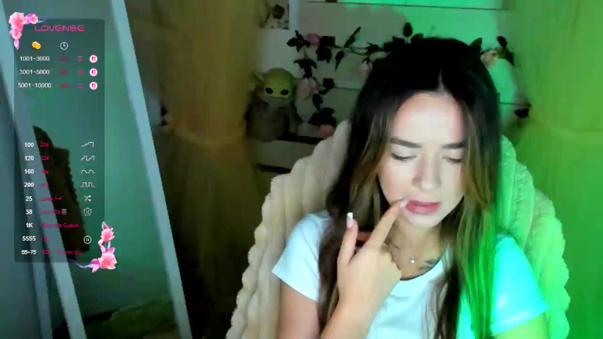 Gallery image thumbnail from KiraLove's myfreecams stream on, 07/20/2026, 09:53 image 16 of 20