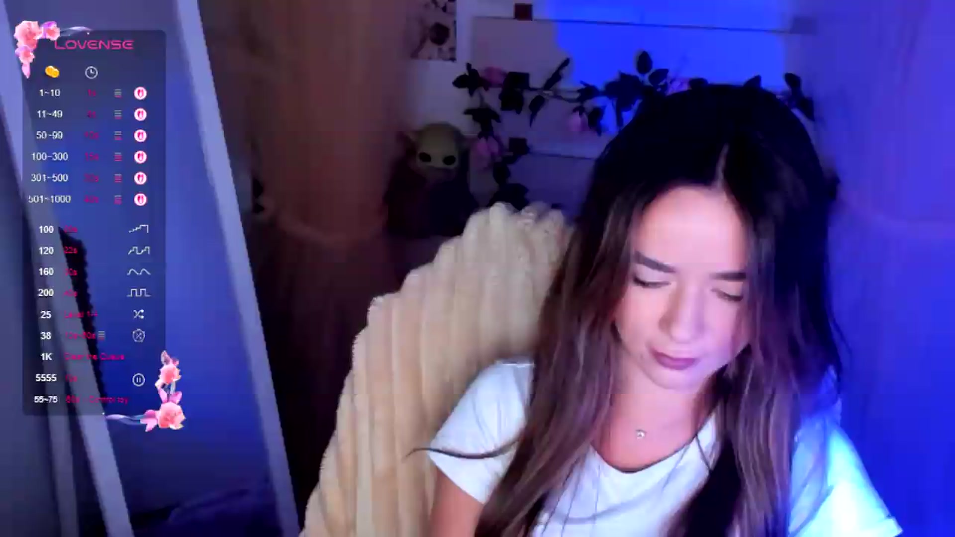 Gallery image thumbnail from KiraLove's myfreecams stream on, 07/20/2026, 10:25 image 13 of 20