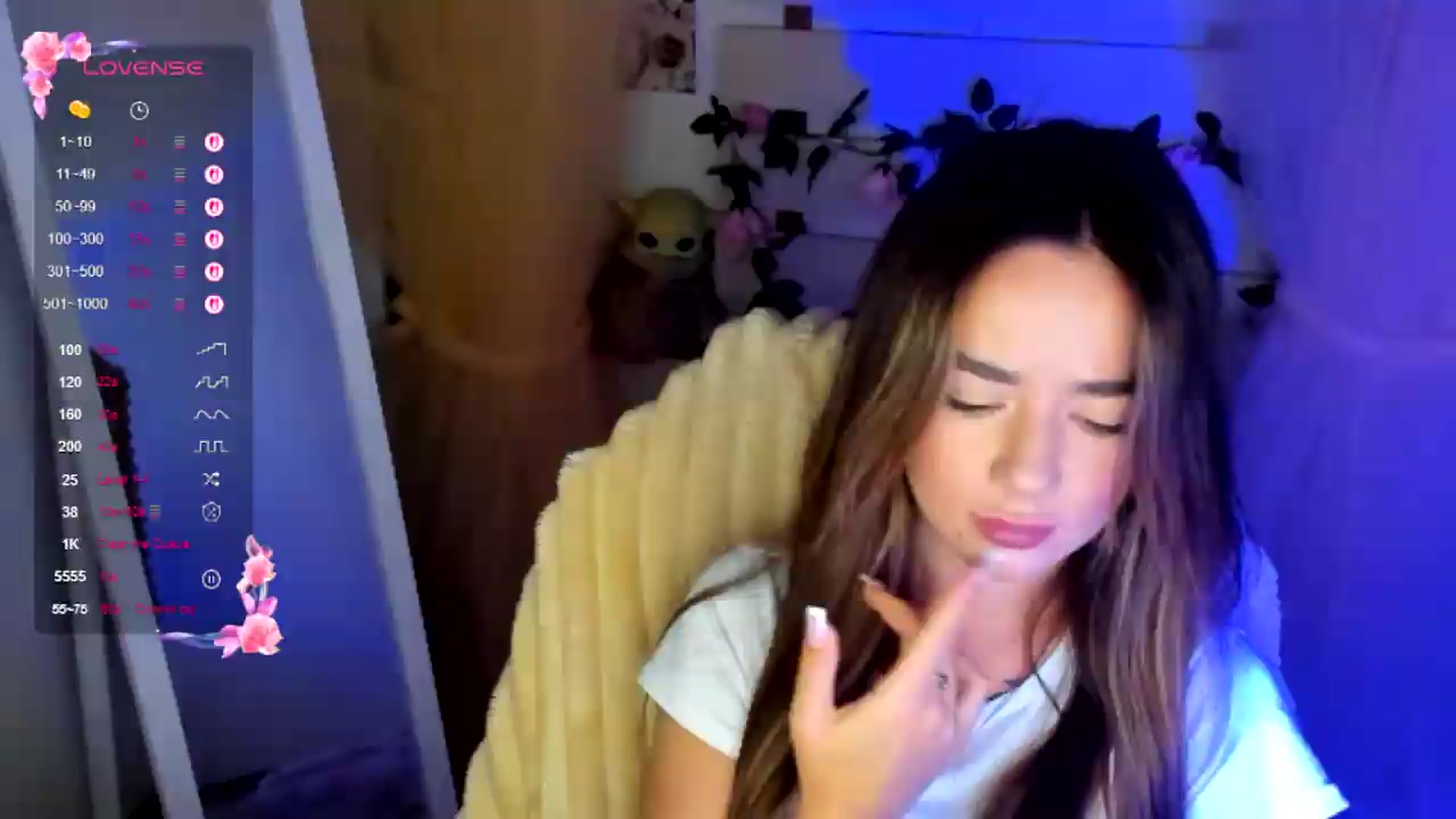 Gallery image thumbnail from KiraLove's myfreecams stream on, 07/20/2026, 10:25 image 10 of 20