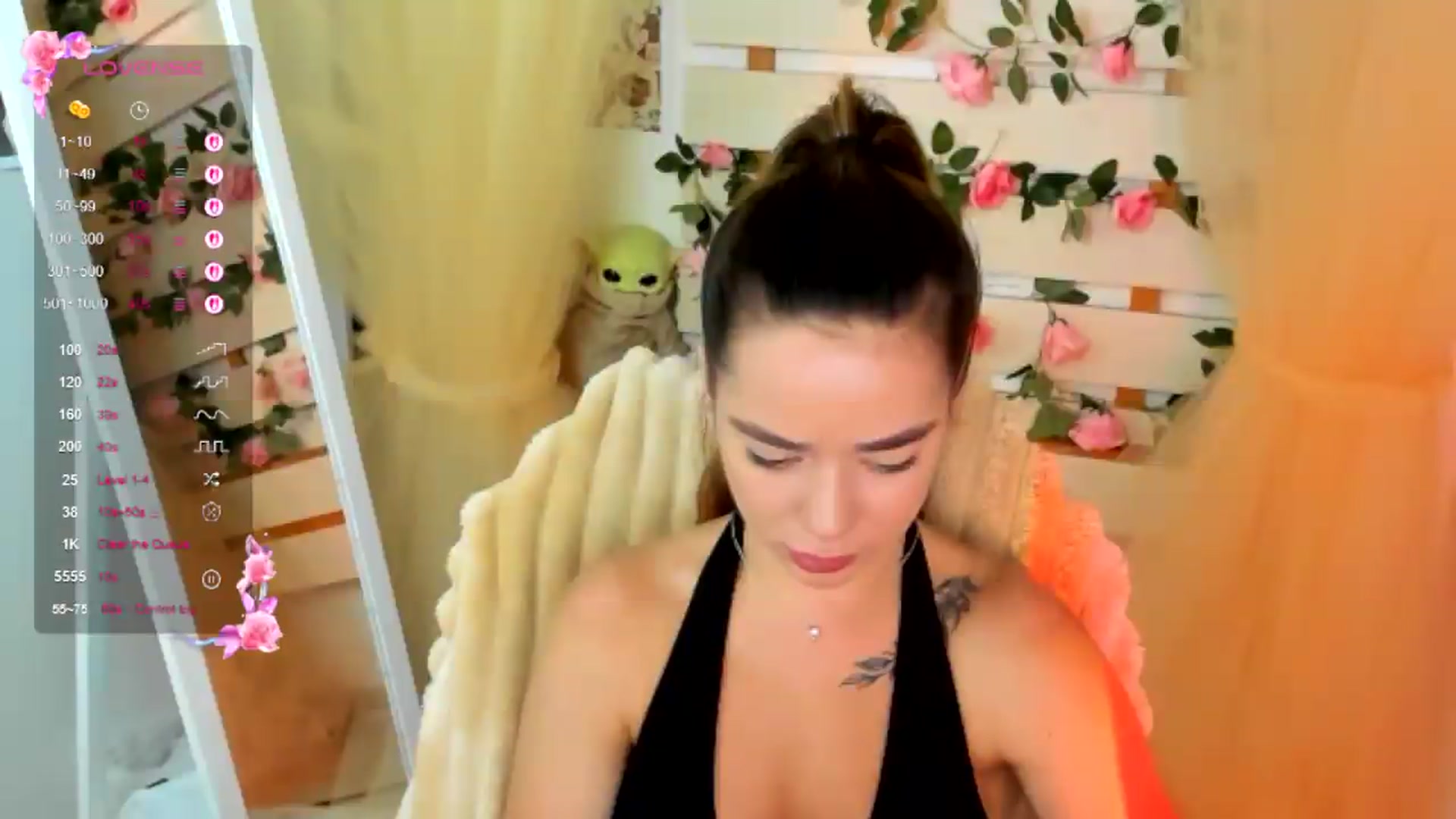 Gallery image thumbnail from KiraLove's myfreecams stream on, 08/07/2026, 17:47 image 14 of 20