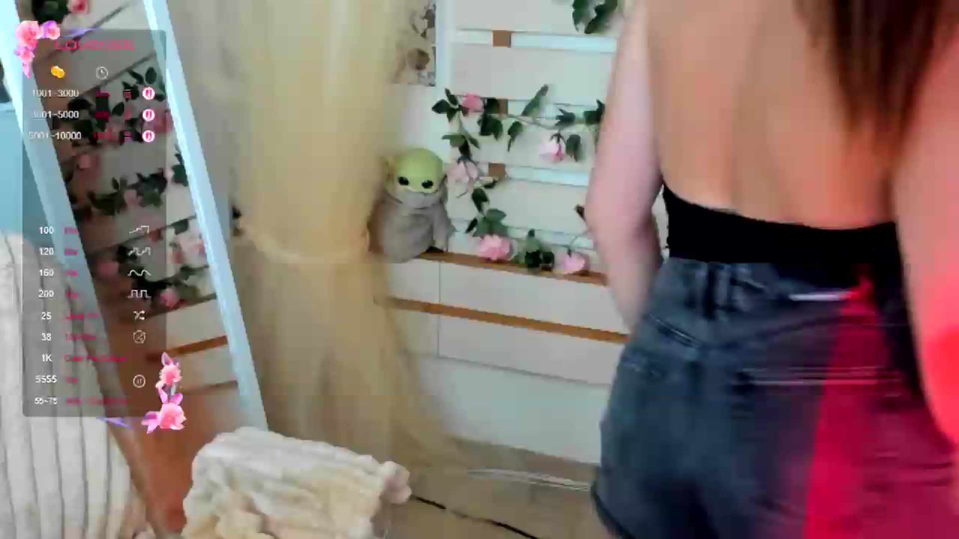 Gallery image thumbnail from KiraLove's myfreecams stream on, 08/07/2026, 17:47 image 8 of 20