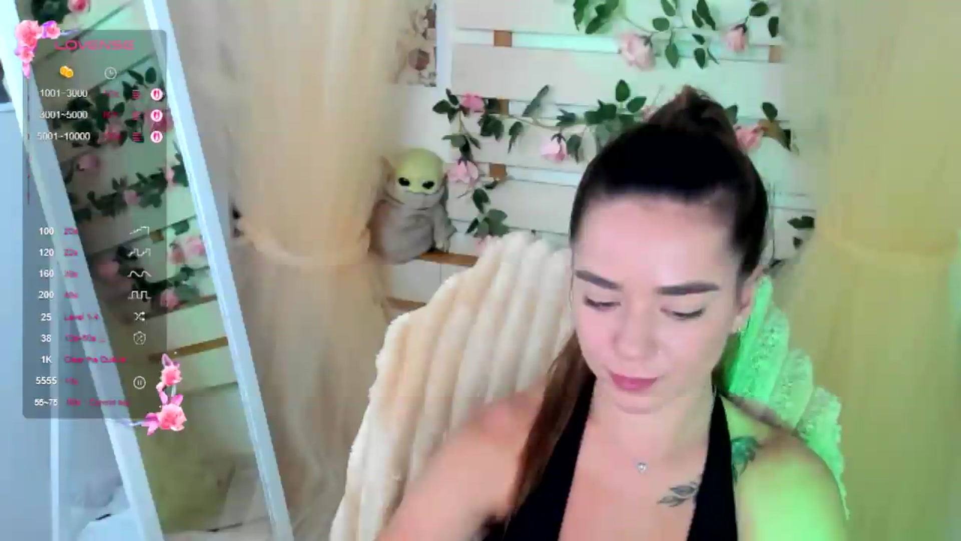 Gallery image thumbnail from KiraLove's myfreecams stream on, 08/07/2026, 17:47 image 20 of 20