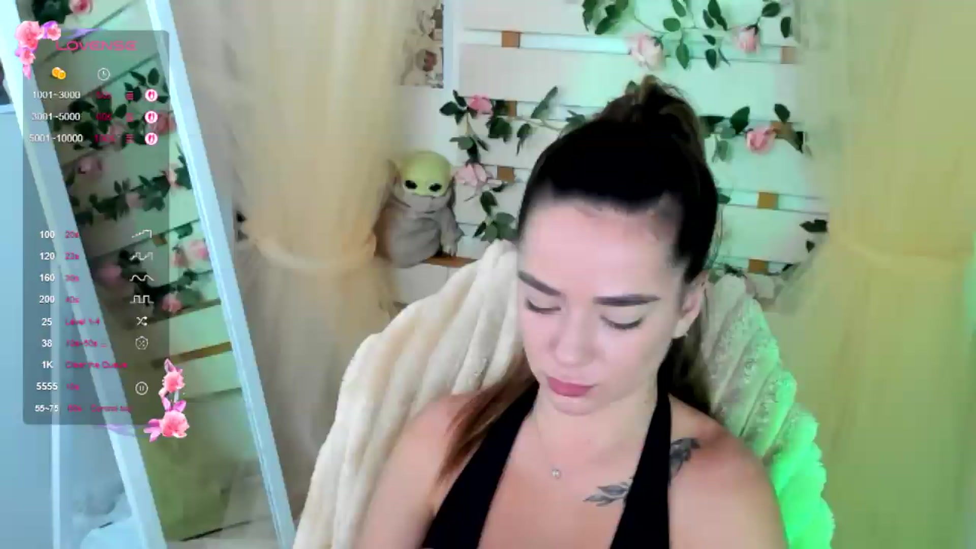 Gallery image thumbnail from KiraLove's myfreecams stream on, 08/07/2026, 17:47 image 6 of 20