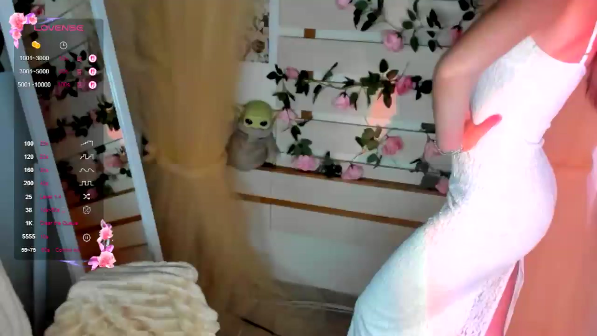 Gallery image thumbnail from KiraLove's myfreecams stream on, 08/11/2026, 09:39 image 18 of 20