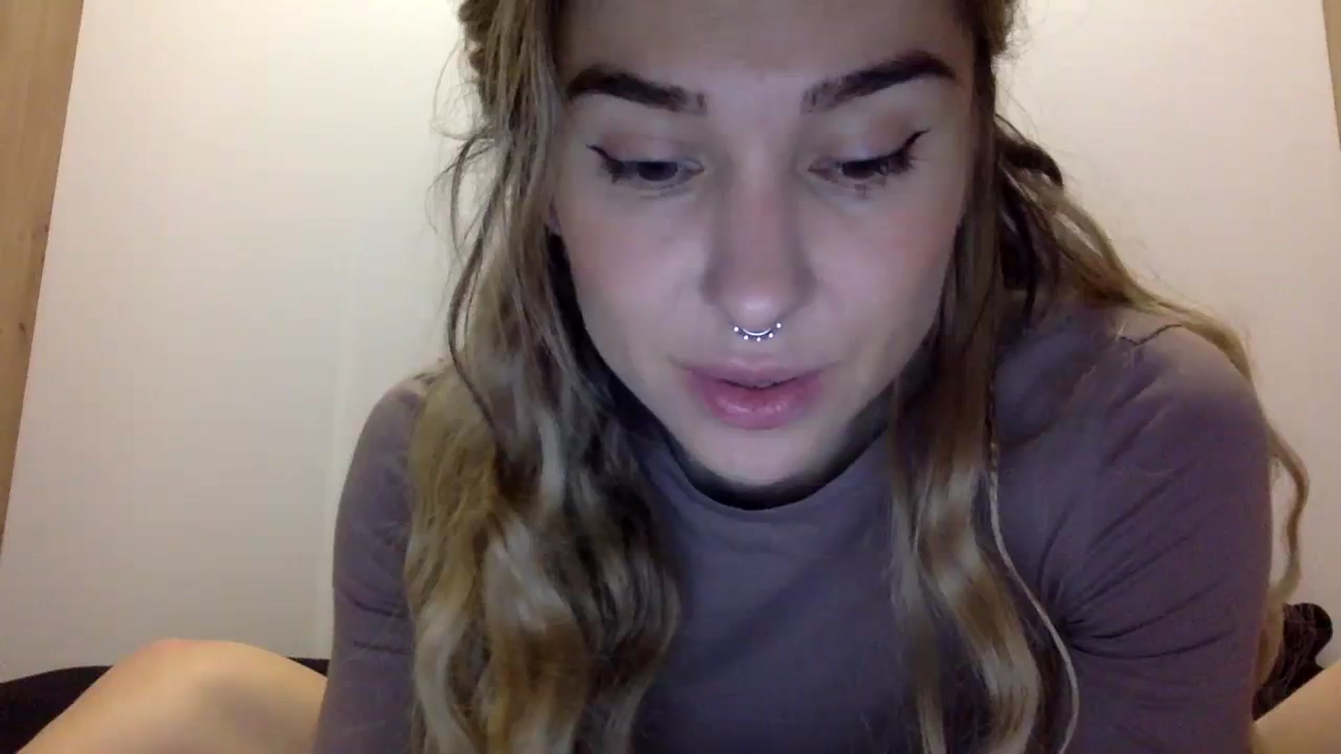 Gallery image thumbnail from KiraLovensee's myfreecams stream on, 11/01/2023, 08:05 image 17 of 20
