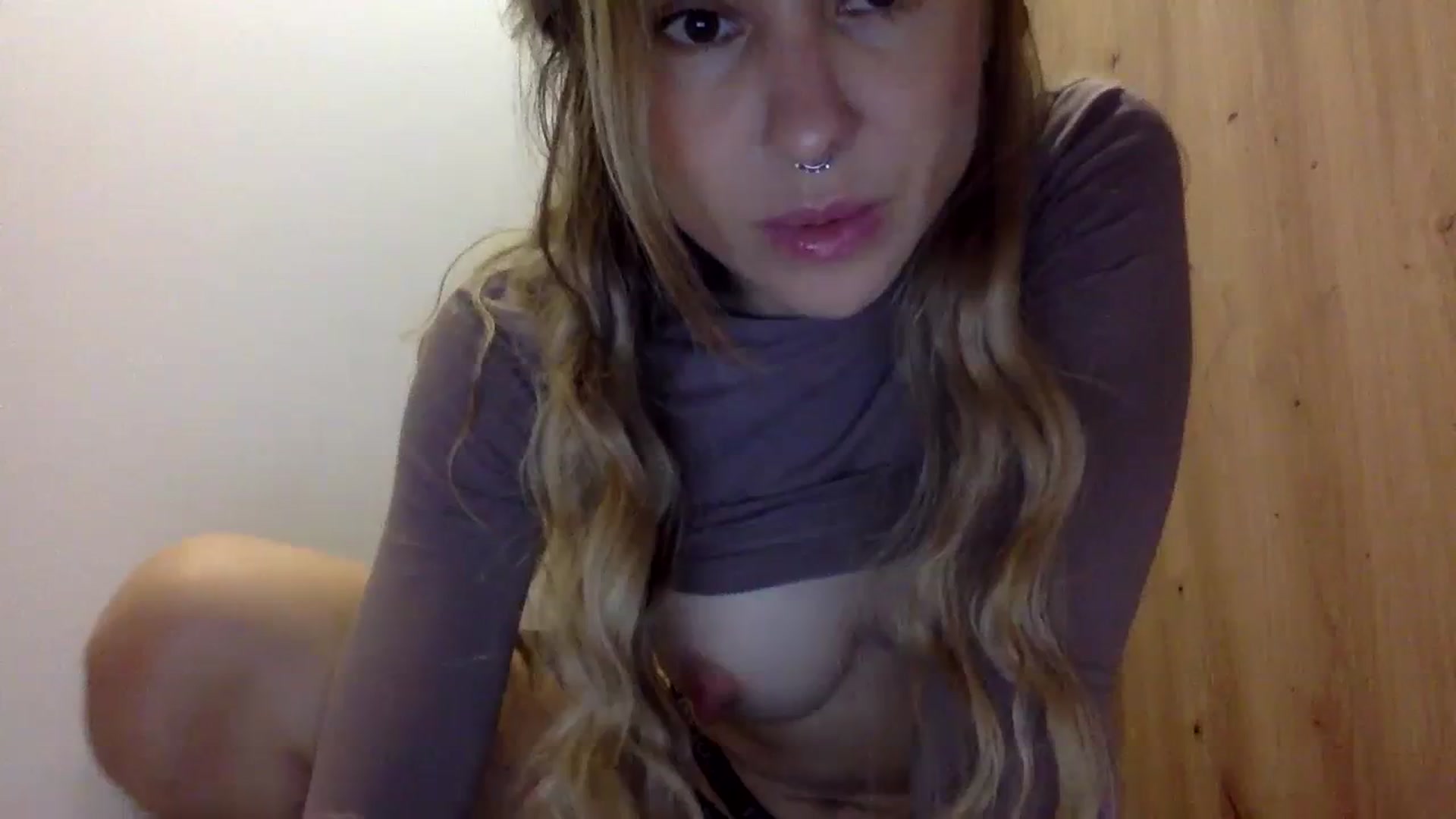 Gallery image thumbnail from KiraLovensee's myfreecams stream on, 11/01/2023, 08:38 image 19 of 20