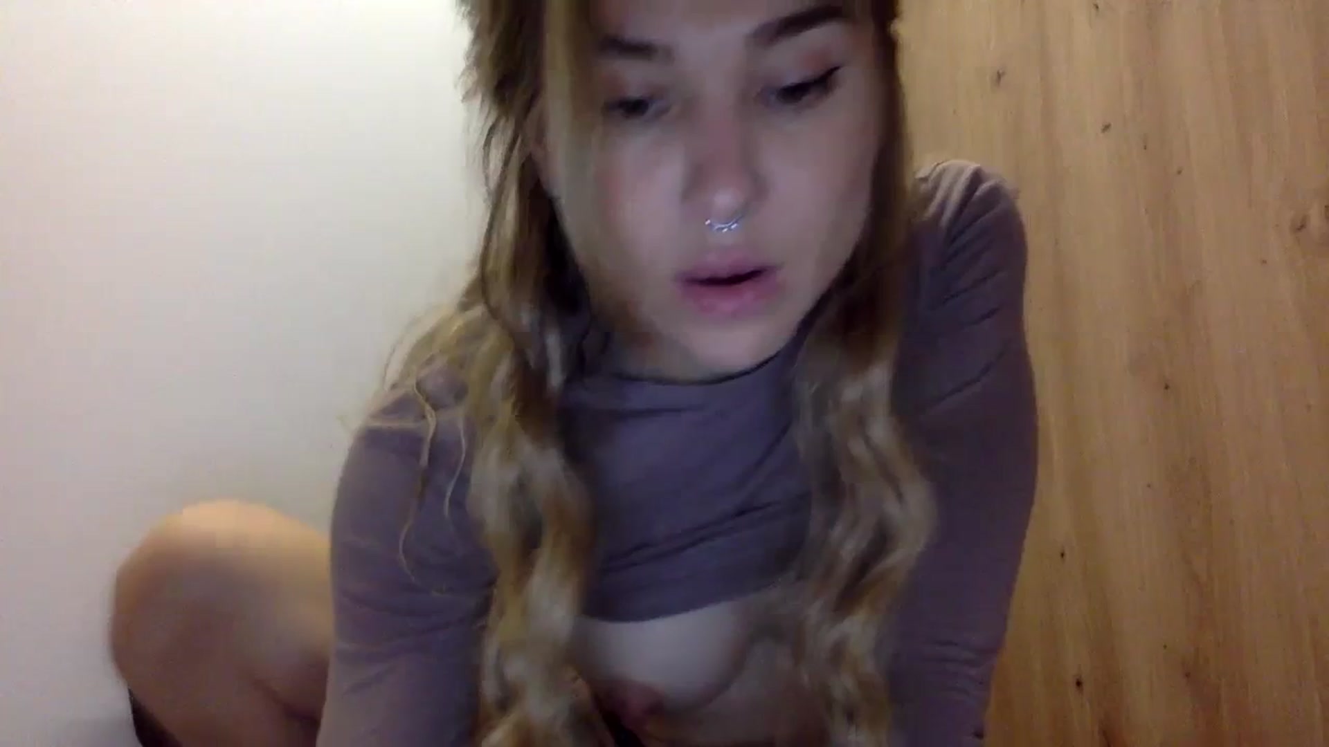 Gallery image thumbnail from KiraLovensee's myfreecams stream on, 11/01/2023, 08:38 image 18 of 20