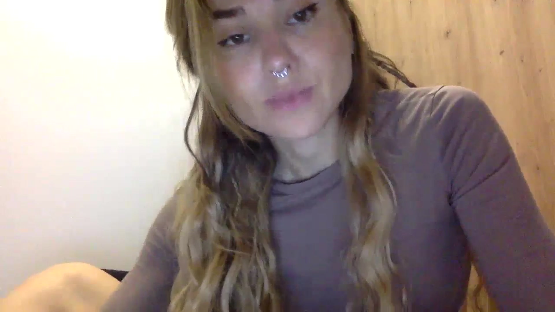 Gallery image thumbnail from KiraLovensee's myfreecams stream on, 11/01/2023, 09:30 image 2 of 20