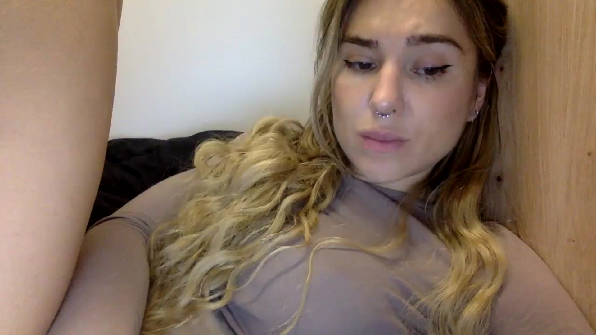 Gallery image thumbnail from KiraLovensee's myfreecams stream on, 11/01/2023, 09:30 image 6 of 20