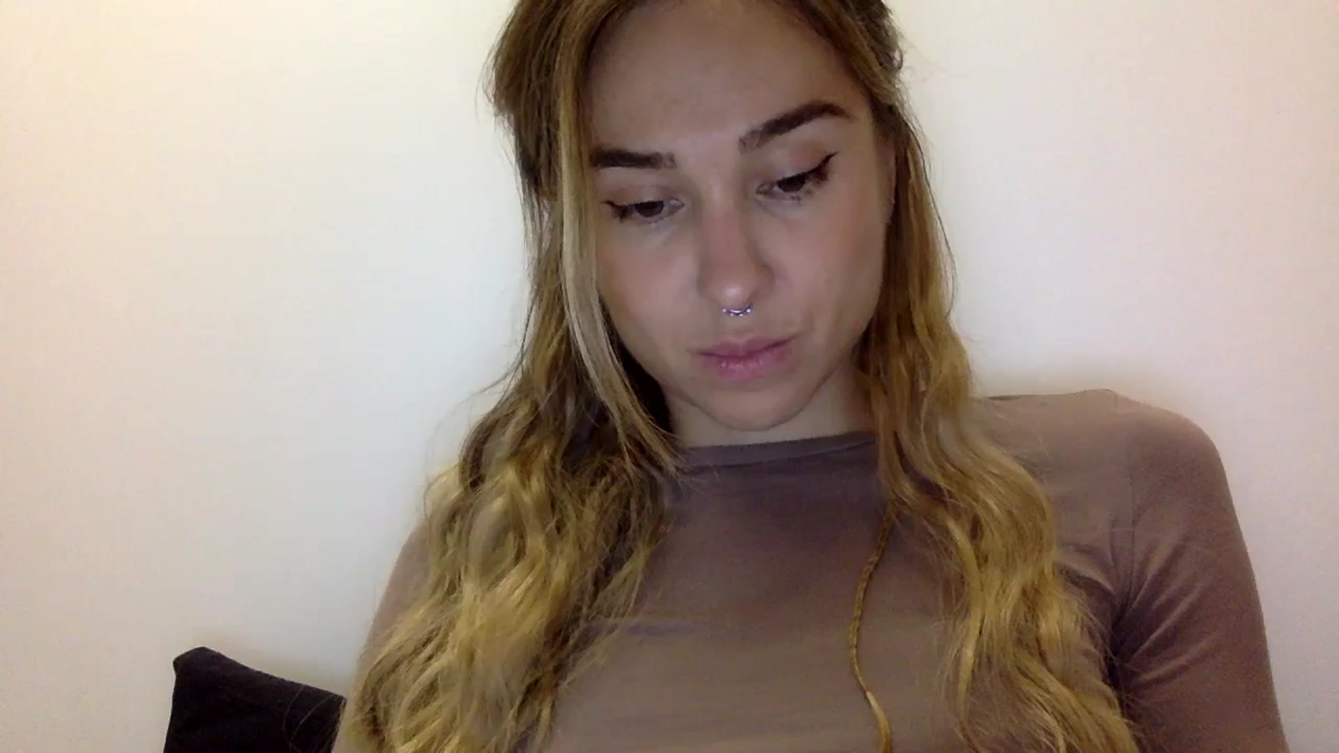Gallery image thumbnail from KiraLovensee's myfreecams stream on, 11/01/2023, 09:30 image 19 of 20