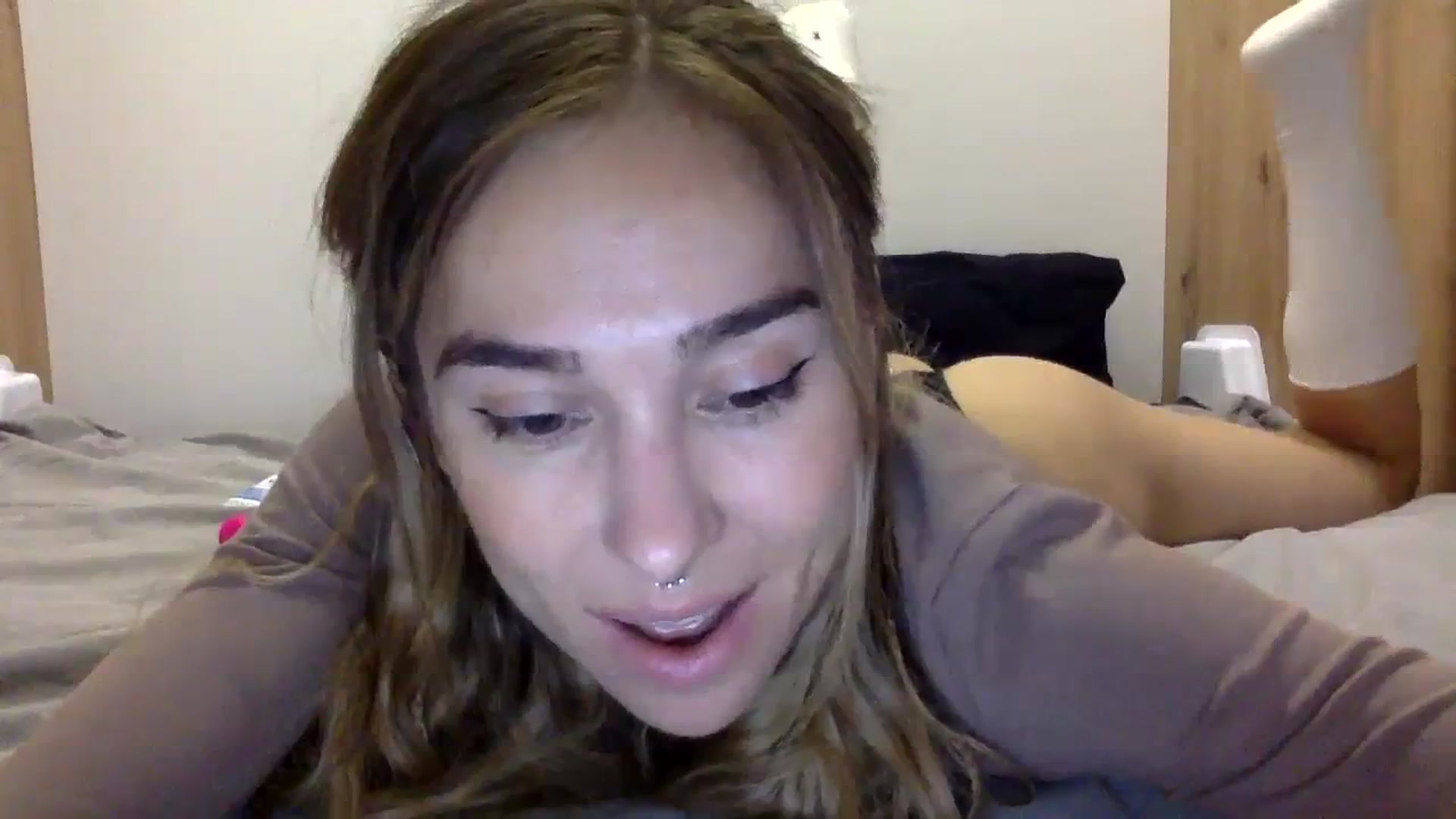 Gallery image thumbnail from KiraLovensee's myfreecams stream on, 11/01/2023, 10:22 image 19 of 20