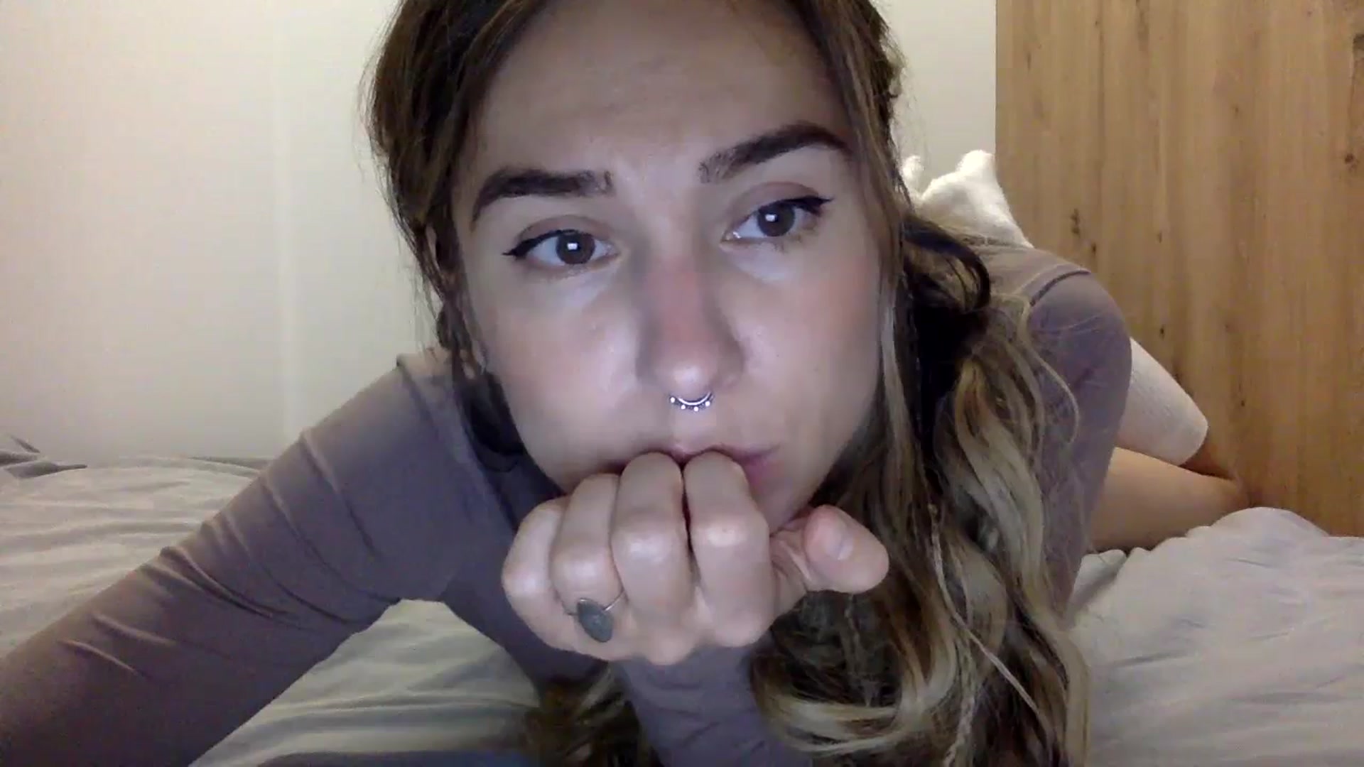 Gallery image thumbnail from KiraLovensee's myfreecams stream on, 11/01/2023, 10:22 image 5 of 20