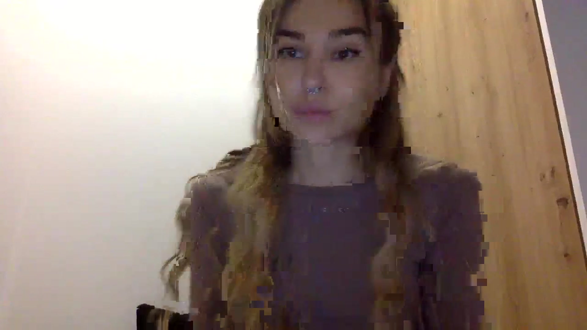 Gallery image thumbnail from KiraLovensee's myfreecams stream on, 11/01/2023, 10:43 image 11 of 20