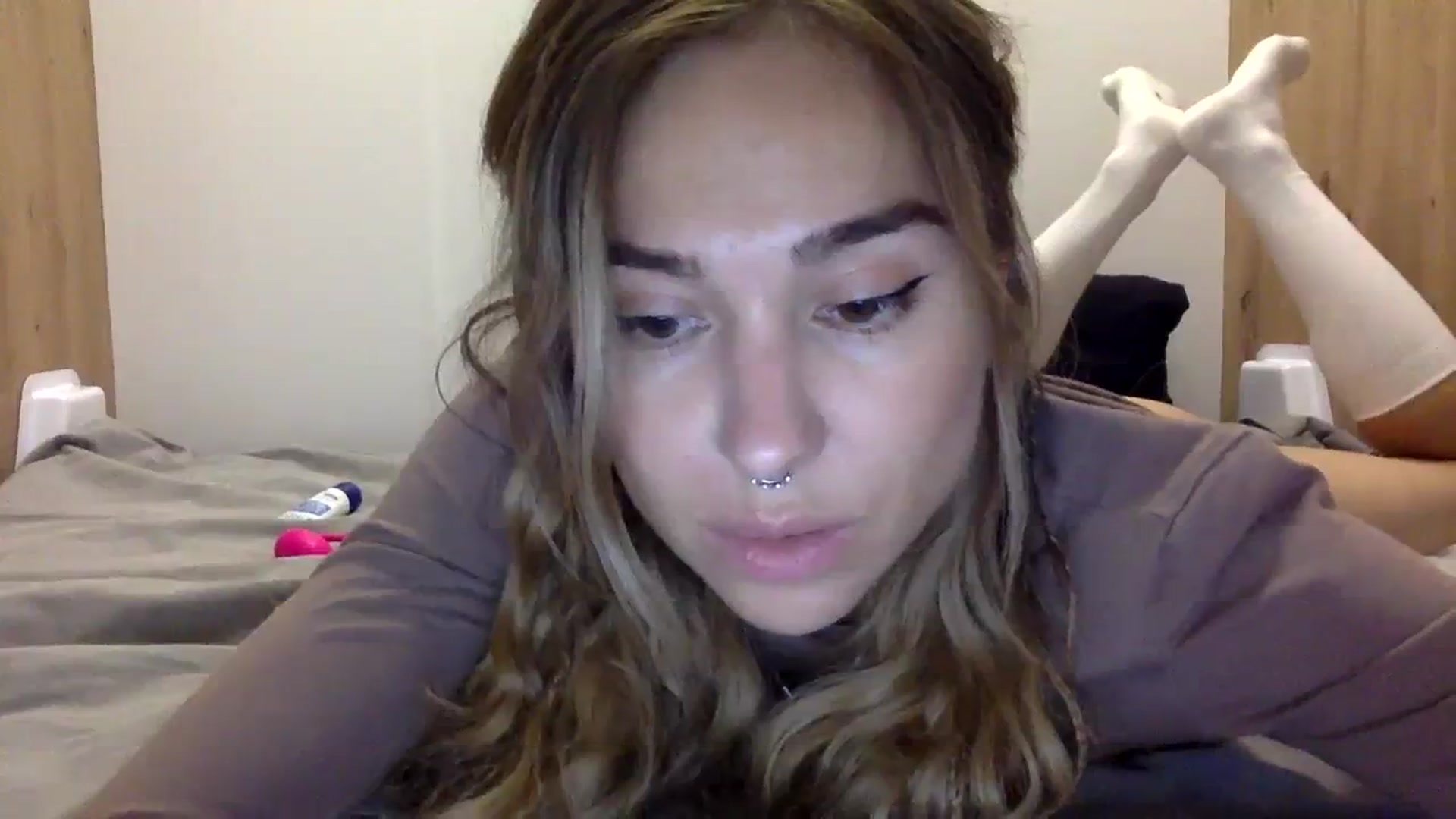 Gallery image thumbnail from KiraLovensee's myfreecams stream on, 11/01/2023, 10:43 image 4 of 20