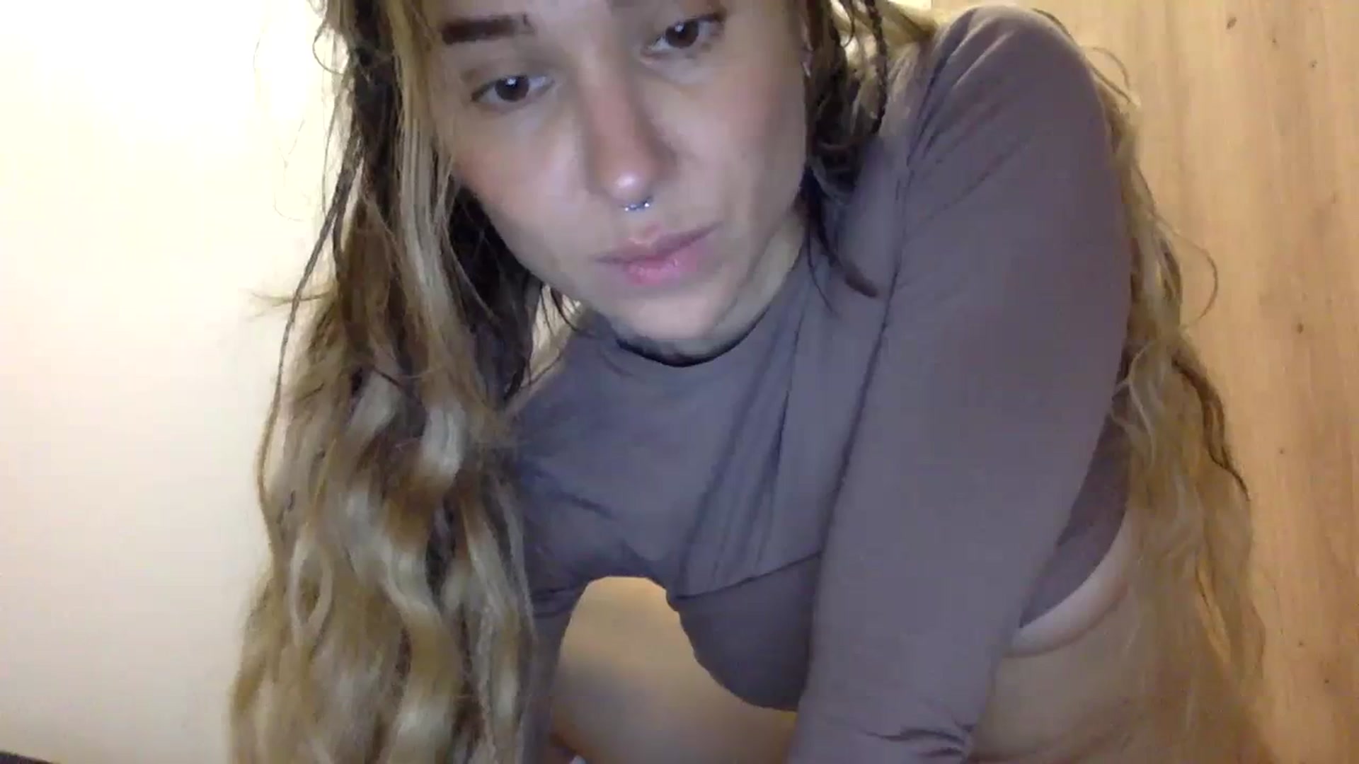 Gallery image thumbnail from KiraLovensee's myfreecams stream on, 11/02/2023, 08:43 image 16 of 20