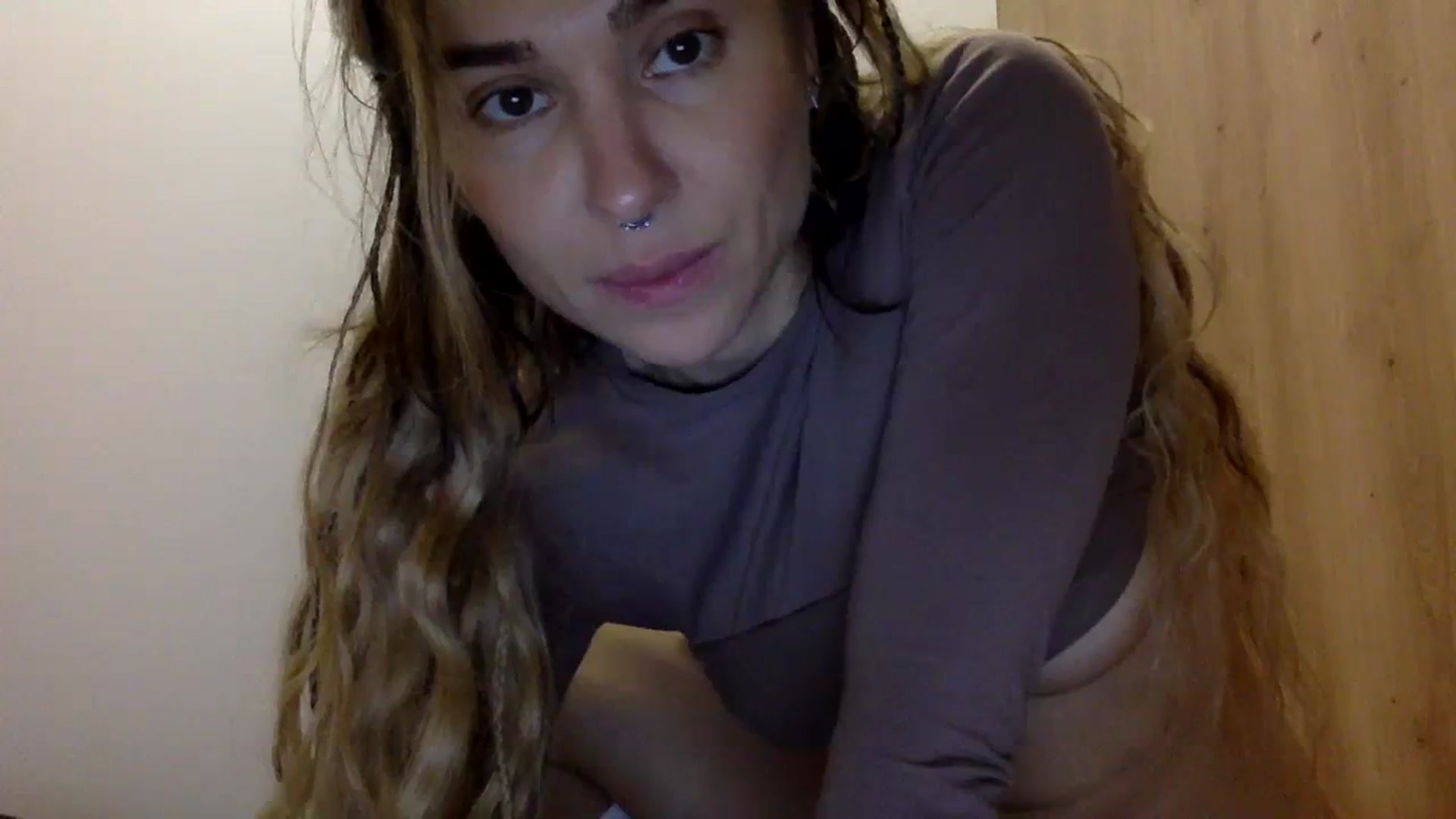 Gallery image thumbnail from KiraLovensee's myfreecams stream on, 11/02/2023, 08:43 image 14 of 20