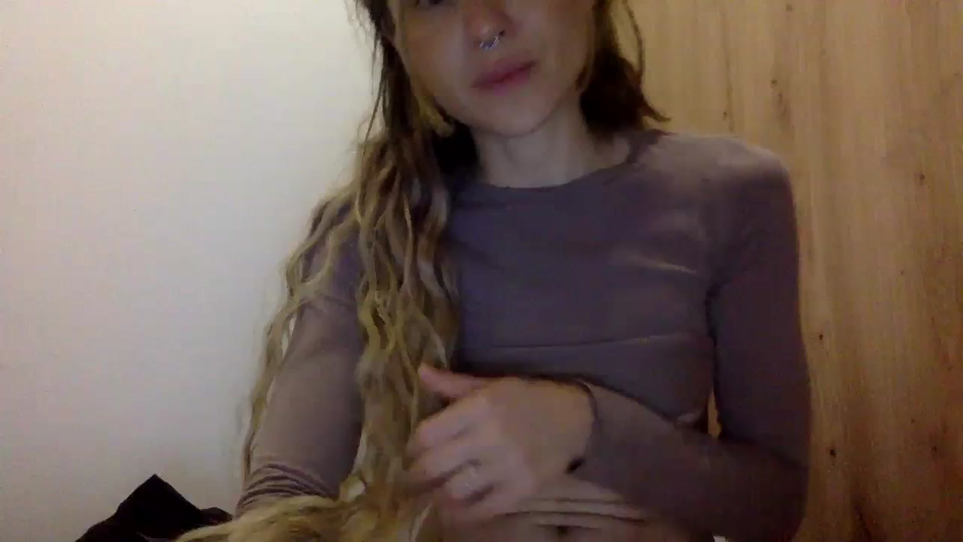 Gallery image thumbnail from KiraLovensee's myfreecams stream on, 11/02/2023, 08:43 image 10 of 20