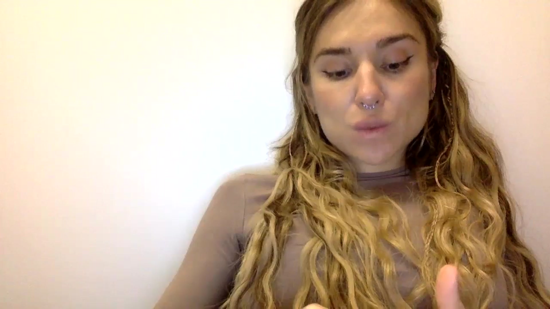Gallery image thumbnail from KiraLovensee's myfreecams stream on, 11/02/2023, 10:02 image 12 of 20